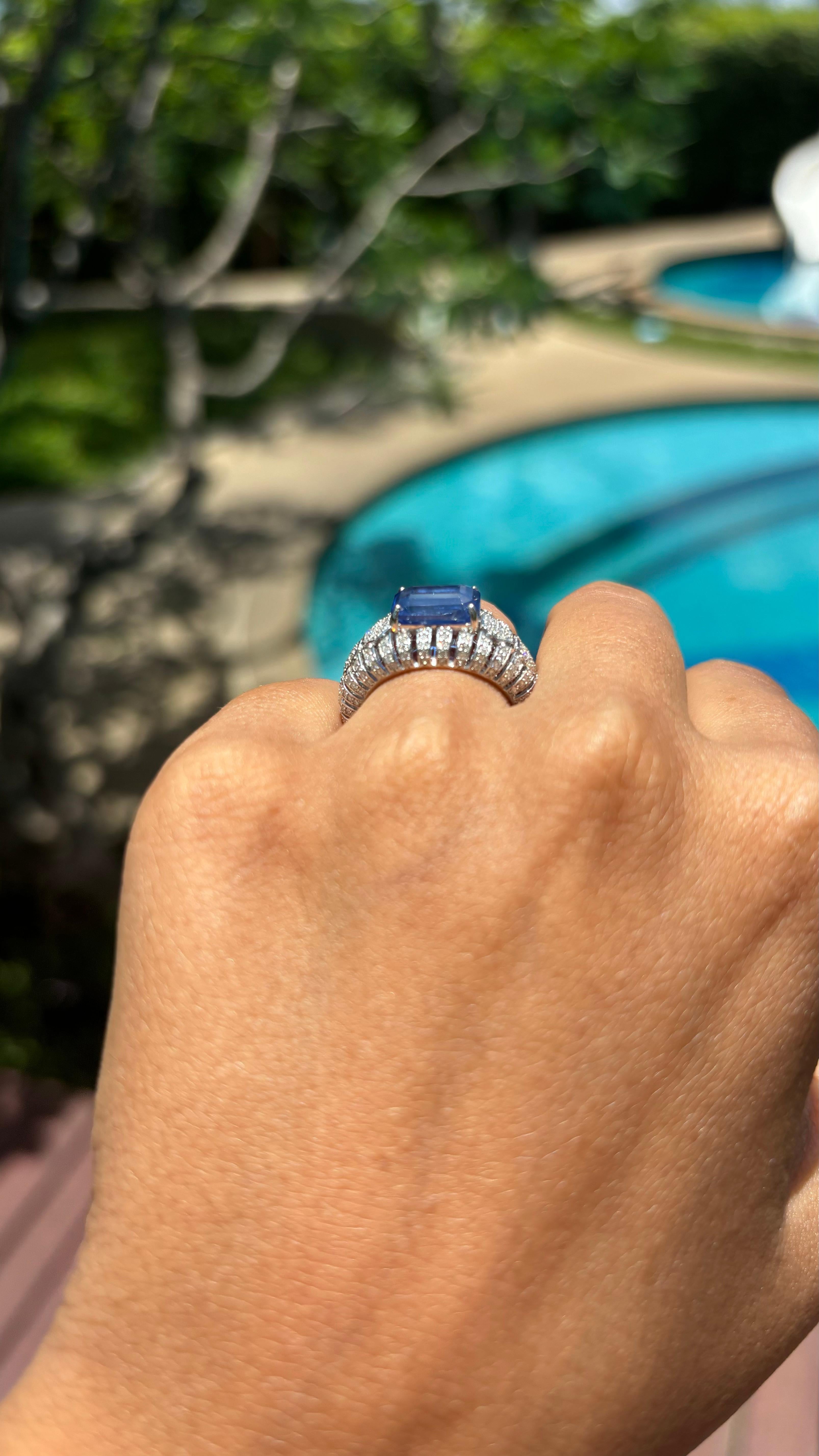 3,45 Karat Königsblauer Saphir & Diamant-Ring aus 18 Karat Weißgold mit Nieten im Angebot 4