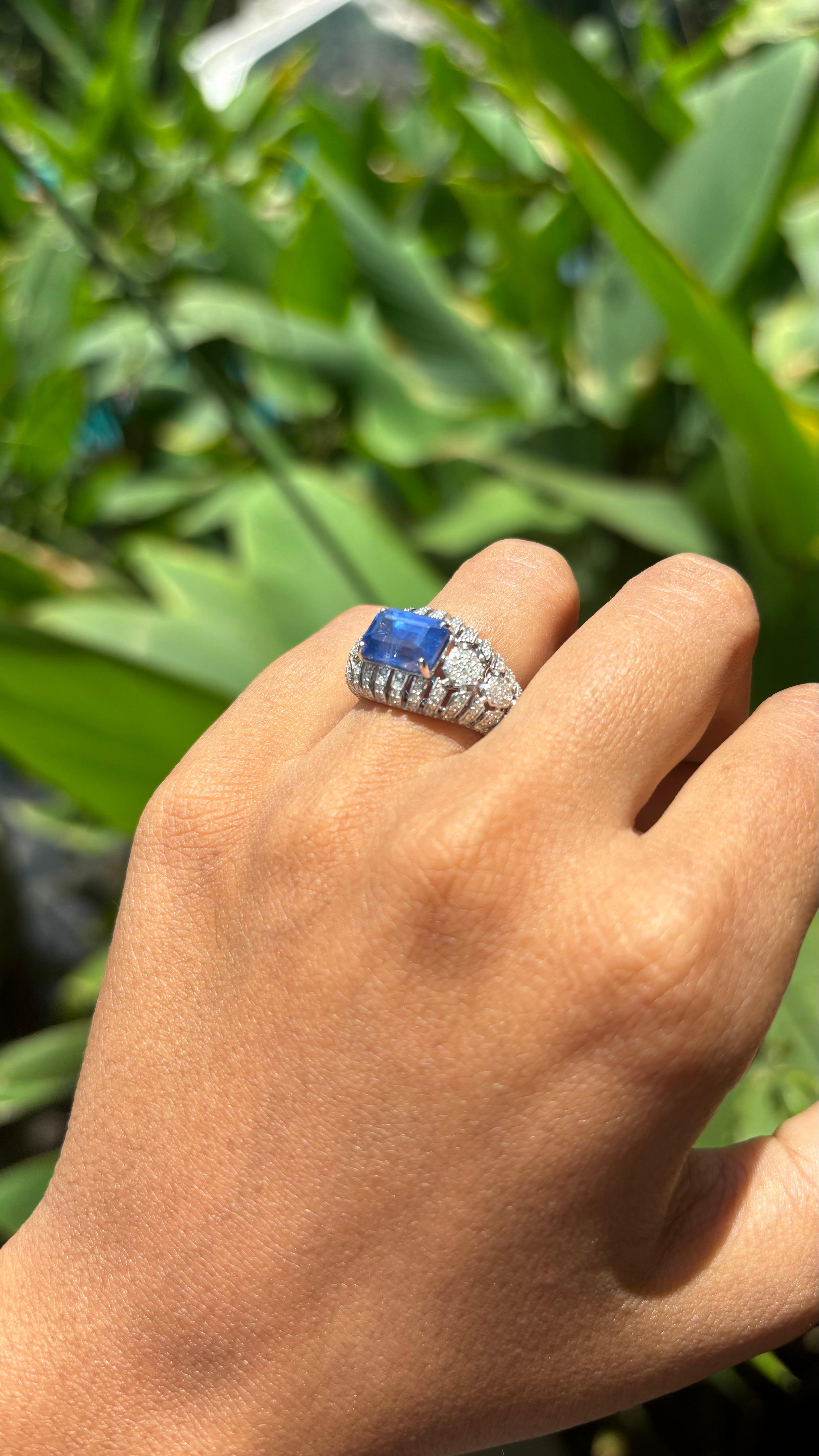 3,45 Karat Königsblauer Saphir & Diamant-Ring aus 18 Karat Weißgold mit Nieten im Angebot 6