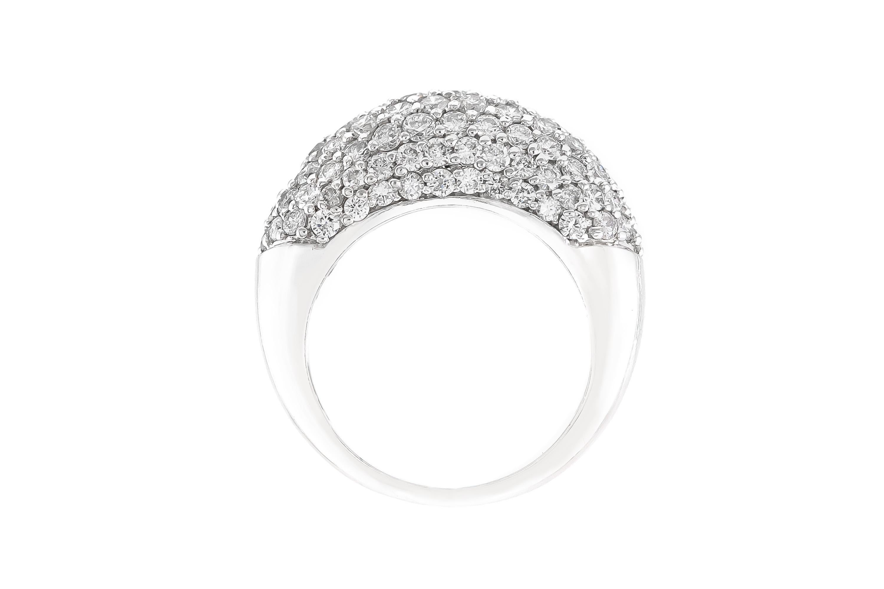 Anillo Bombe de Diamantes de 3.46 Quilates Corte redondo en venta