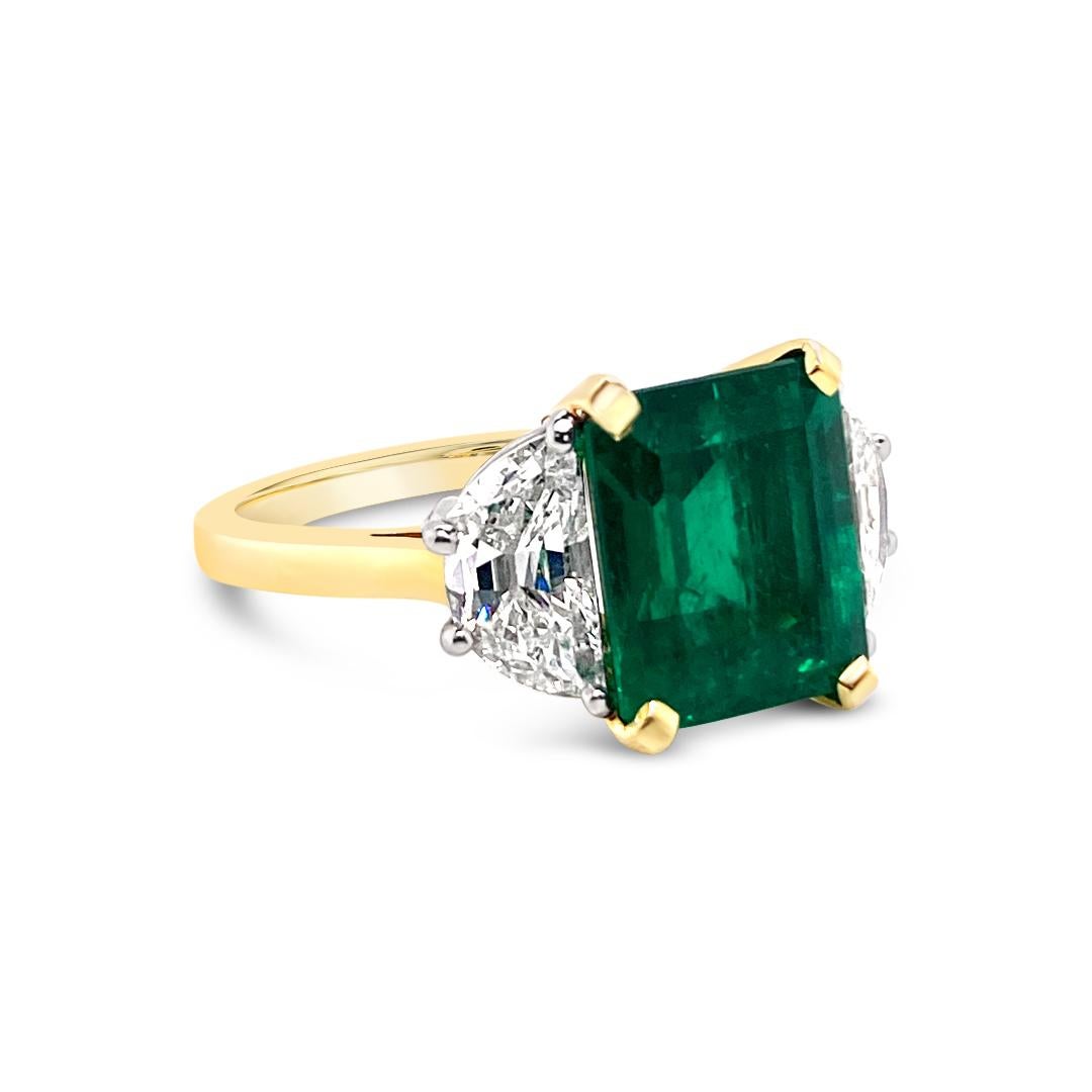 3.46 Carat Emerald and Diamond Ring in 18 Karat Yellow Gold and Platinum In Excellent Condition For Sale In Palm Beach, FL