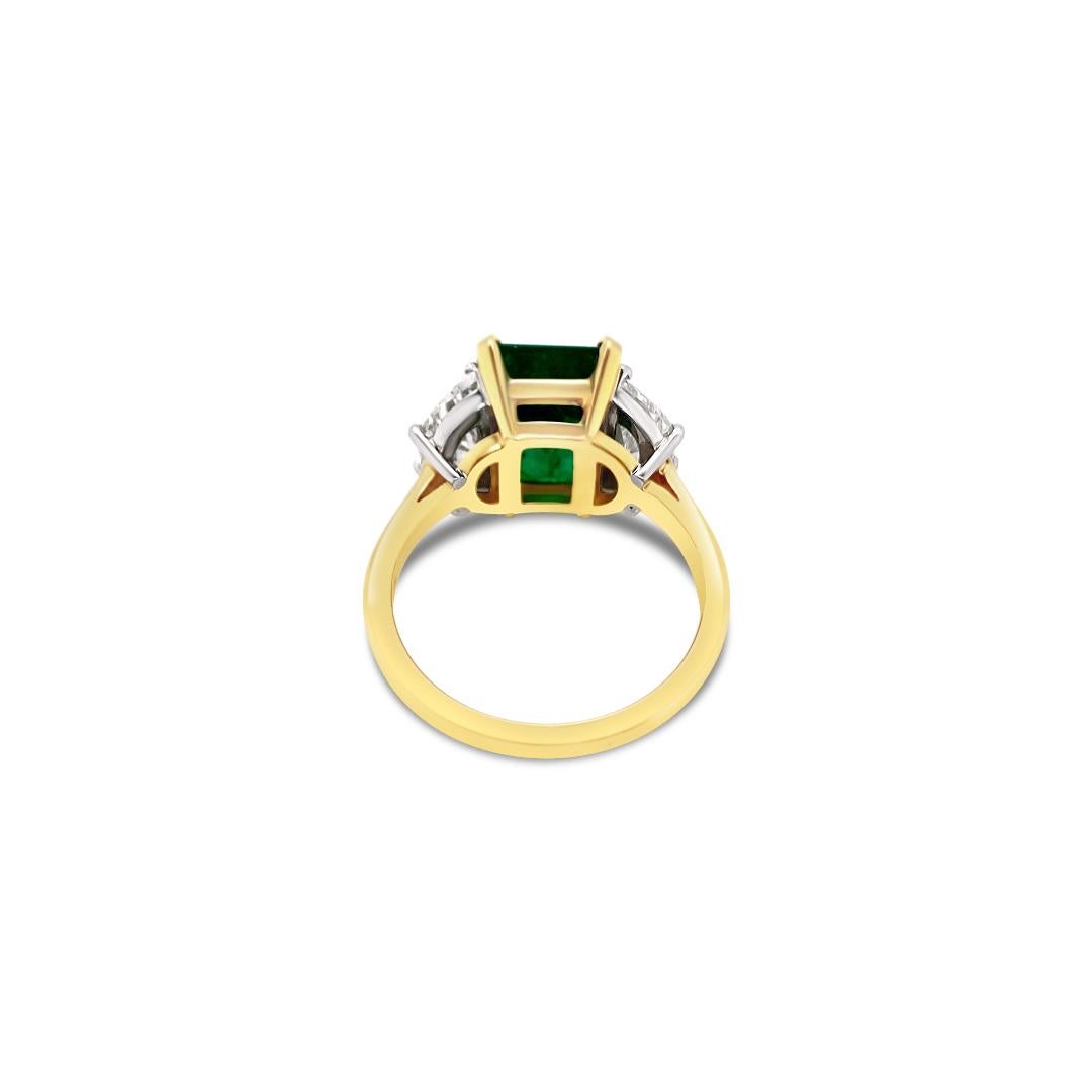 Women's 3.46 Carat Emerald and Diamond Ring in 18 Karat Yellow Gold and Platinum For Sale