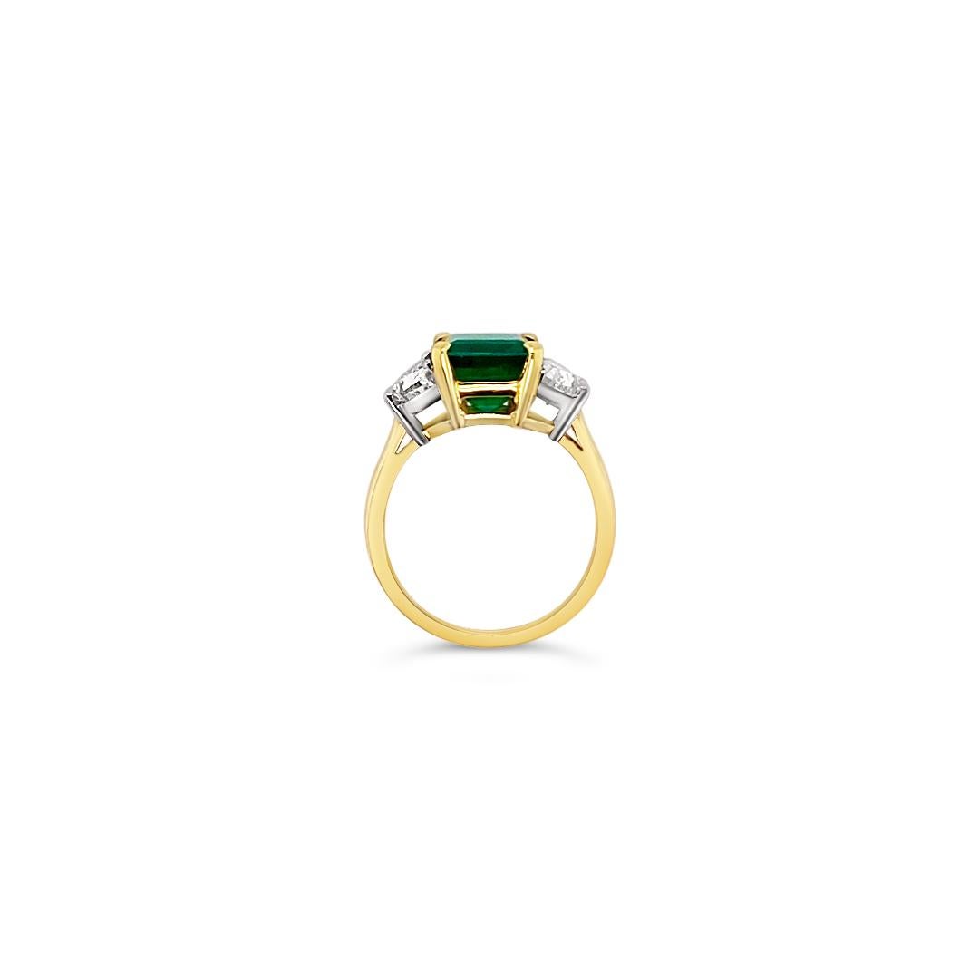 3.46 Carat Emerald and Diamond Ring in 18 Karat Yellow Gold and Platinum For Sale 1