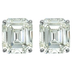 Orecchini con diamante naturale taglio smeraldo da 3,46 carati in oro bianco 18 carati