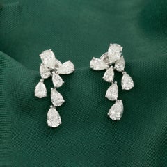 Orecchini pendenti a doppio filo con diamante naturale a forma di pera da 3,46 carati, in oro bianco 18 carati