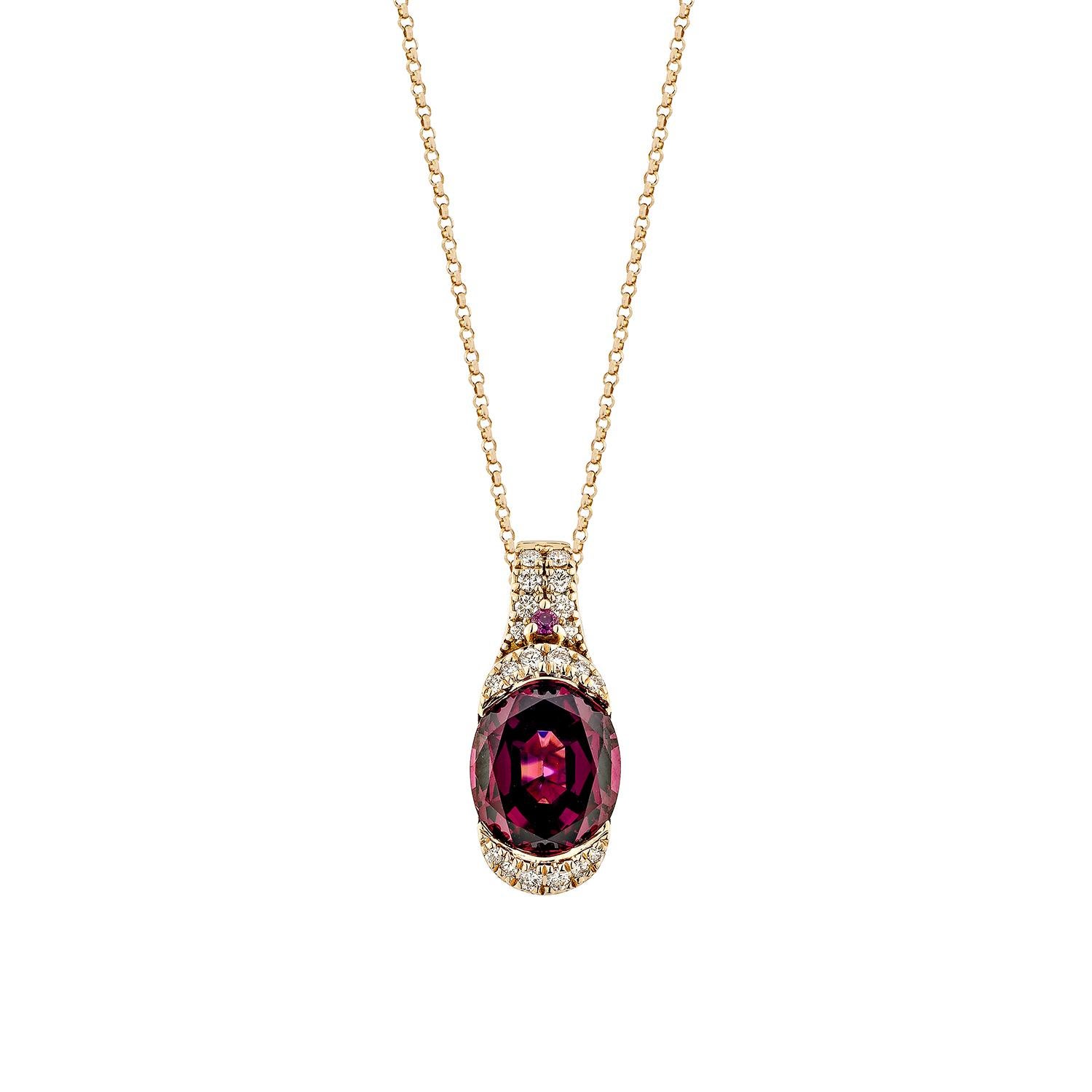 Taglio ovale Sunita Nahata Rodolite 3.46ct. Ciondolo in 18KRG con diamante bianco. in vendita