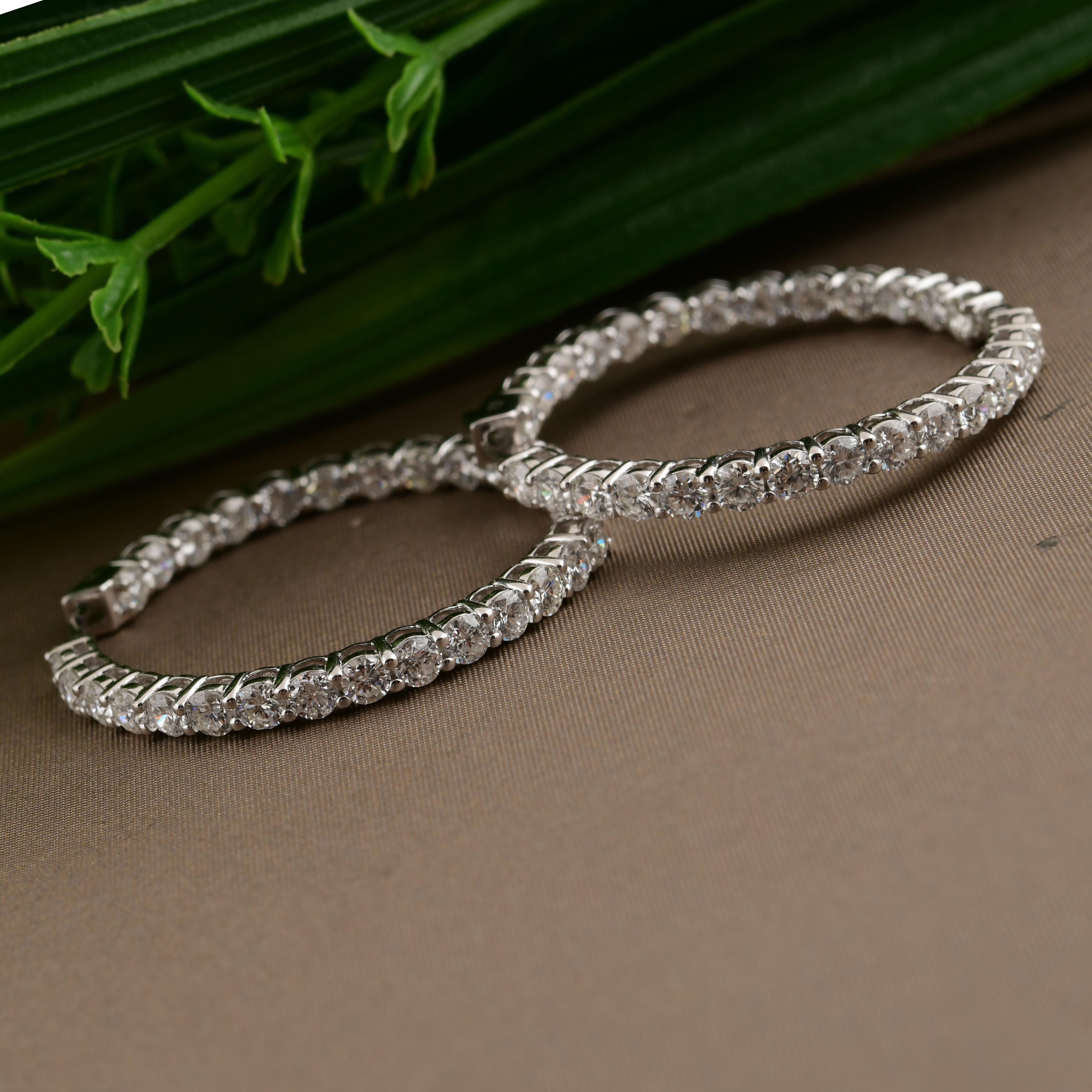 Taille ronde 3.46 Carat SI/H Round Brilliant Cut Diamond Hoop Earrings 18 Karat White Gold en vente