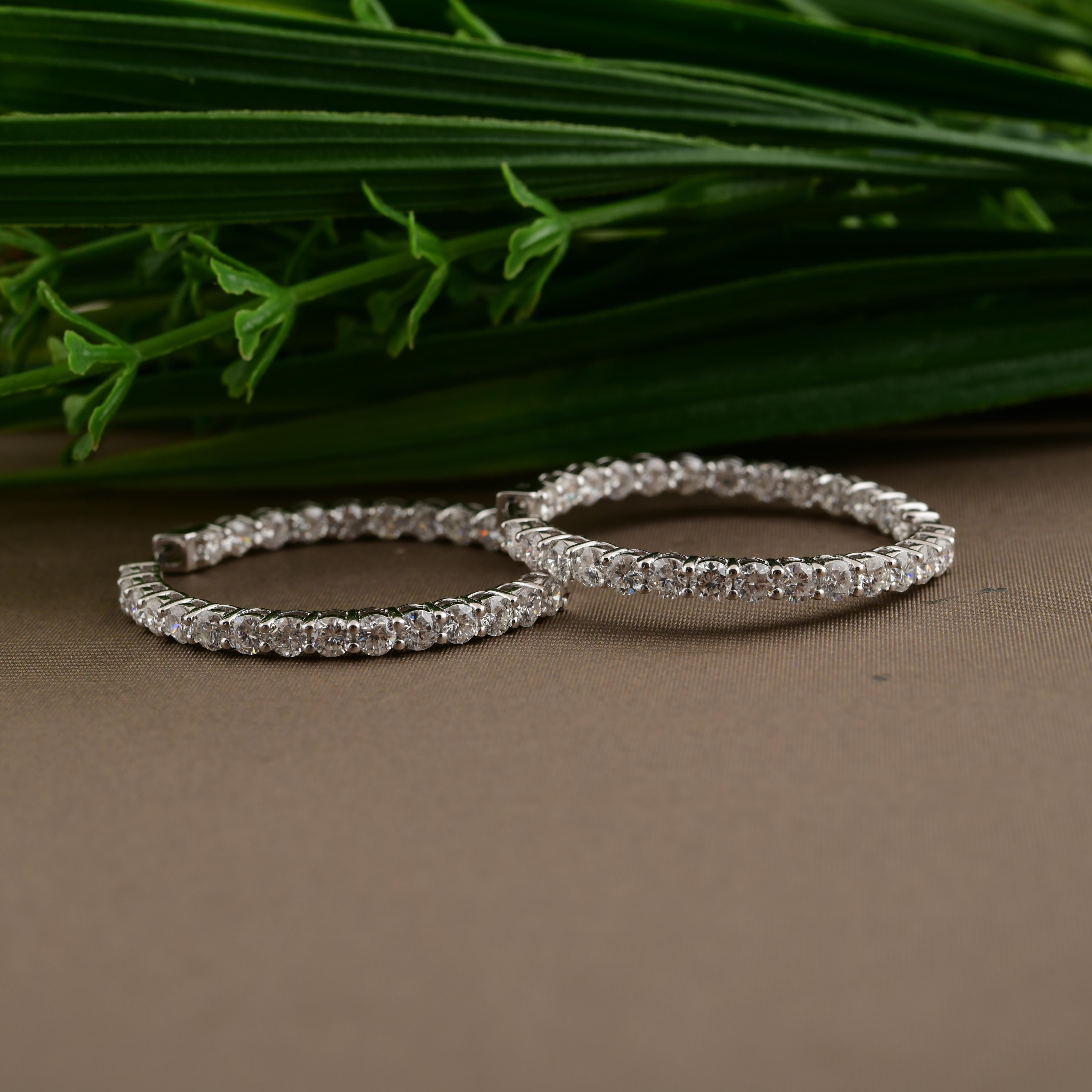 3.46 Carat SI/H Round Brilliant Cut Diamond Hoop Earrings 18 Karat White Gold Neuf - En vente à Diera, Dubai