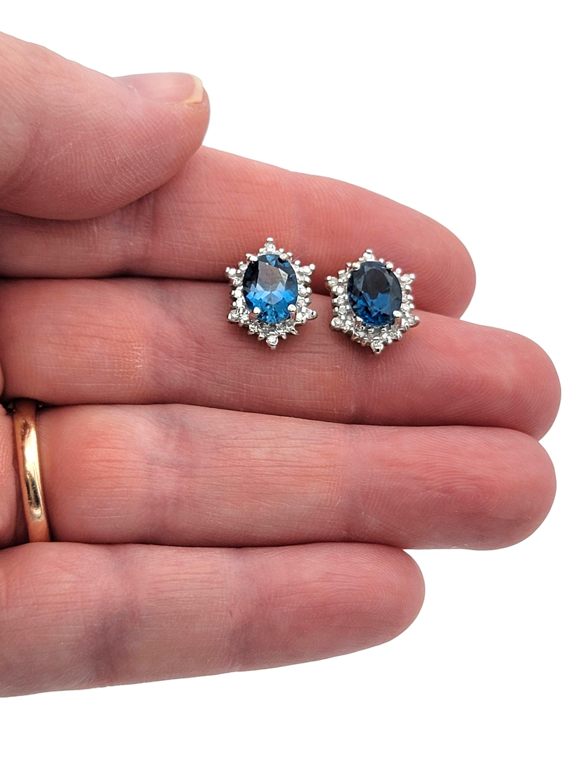 Orecchini a perno con diamanti e topazio blu ovale di Londra da 3,46 carati totali in vendita 1