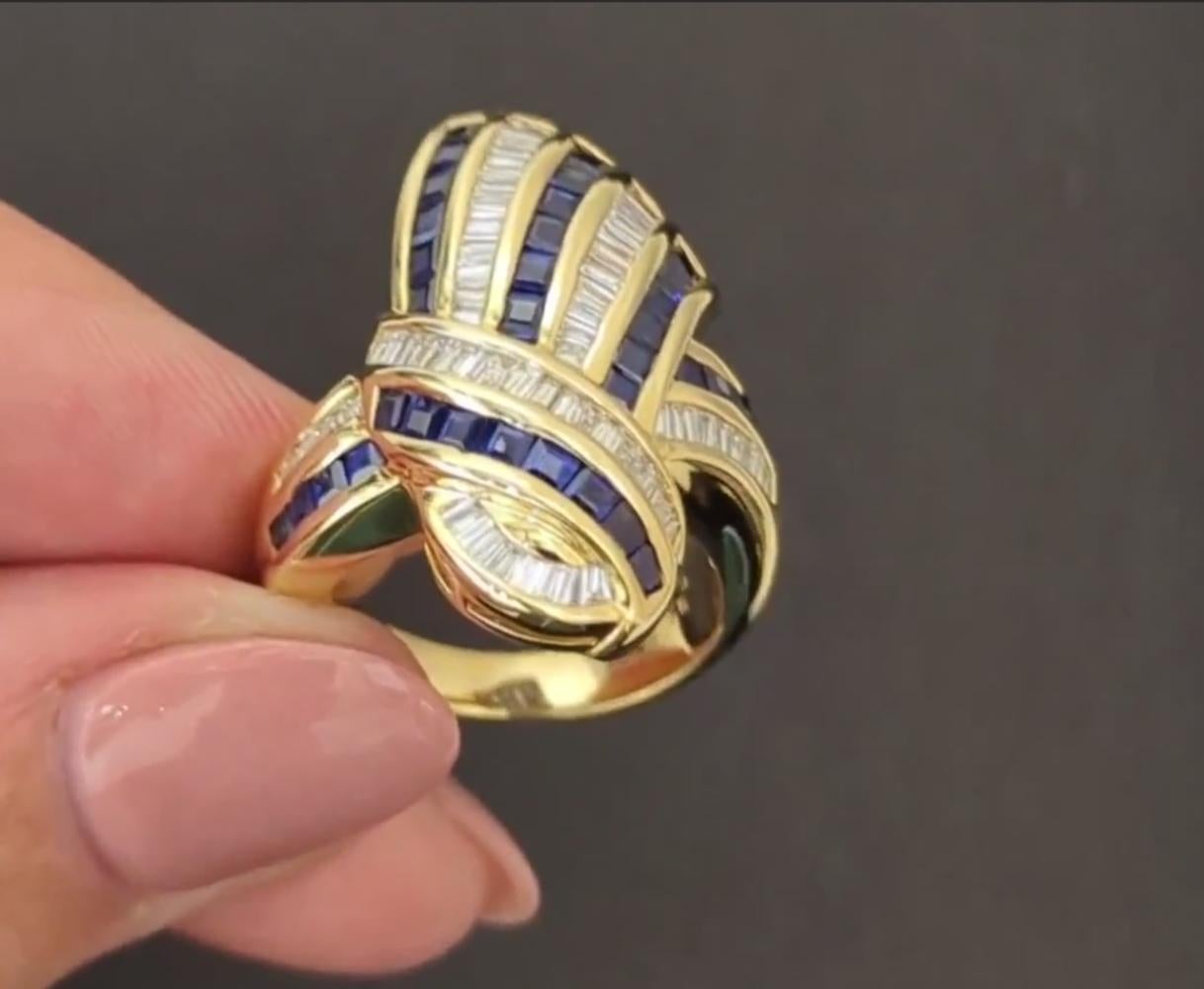 Taille baguette Bague nœud de saphir 3,46 carats et diamants en or jaune 18 carats en vente