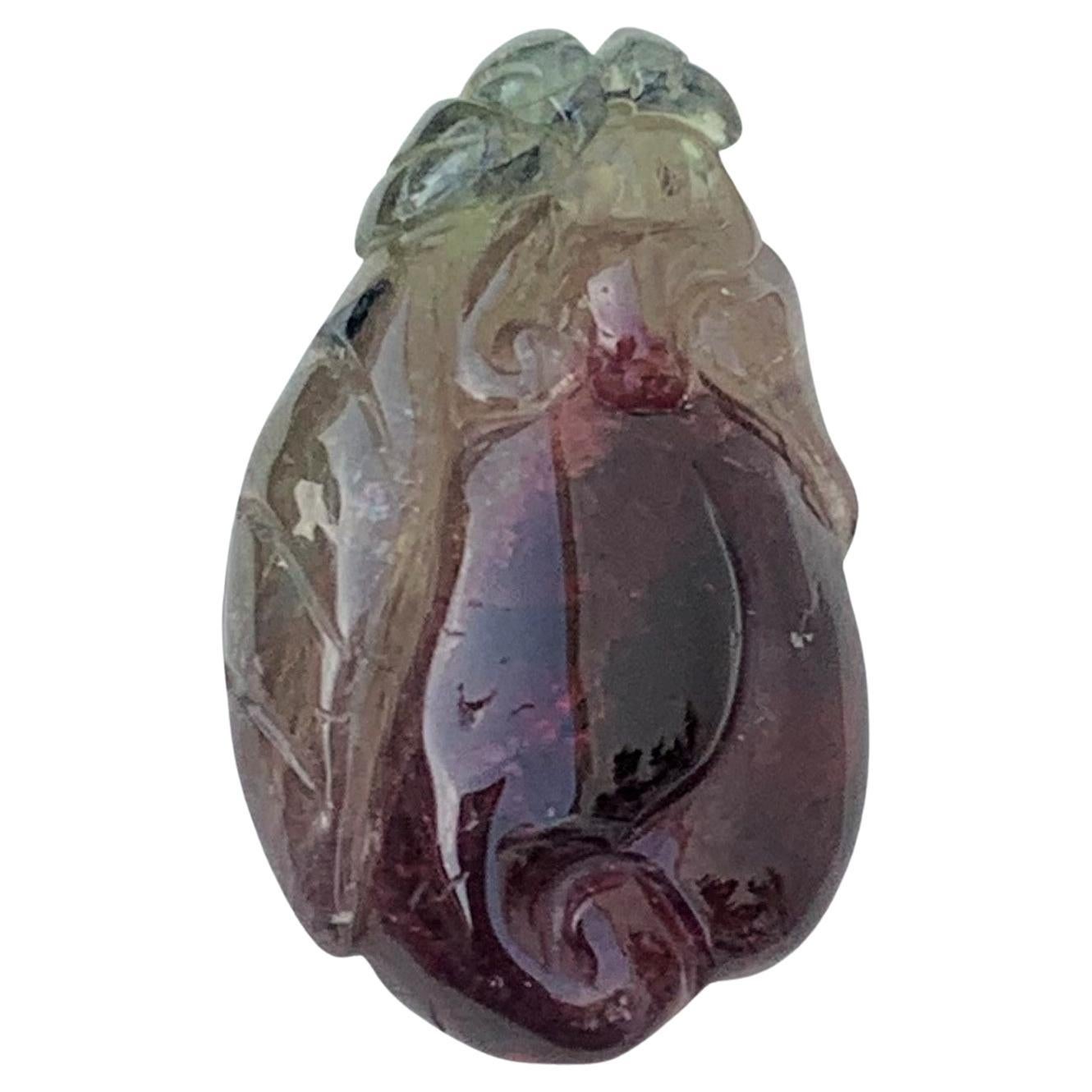 Magnifique tourmaline bicolore teintée en forme de fruit de 34,60 carats, Afrique  en vente