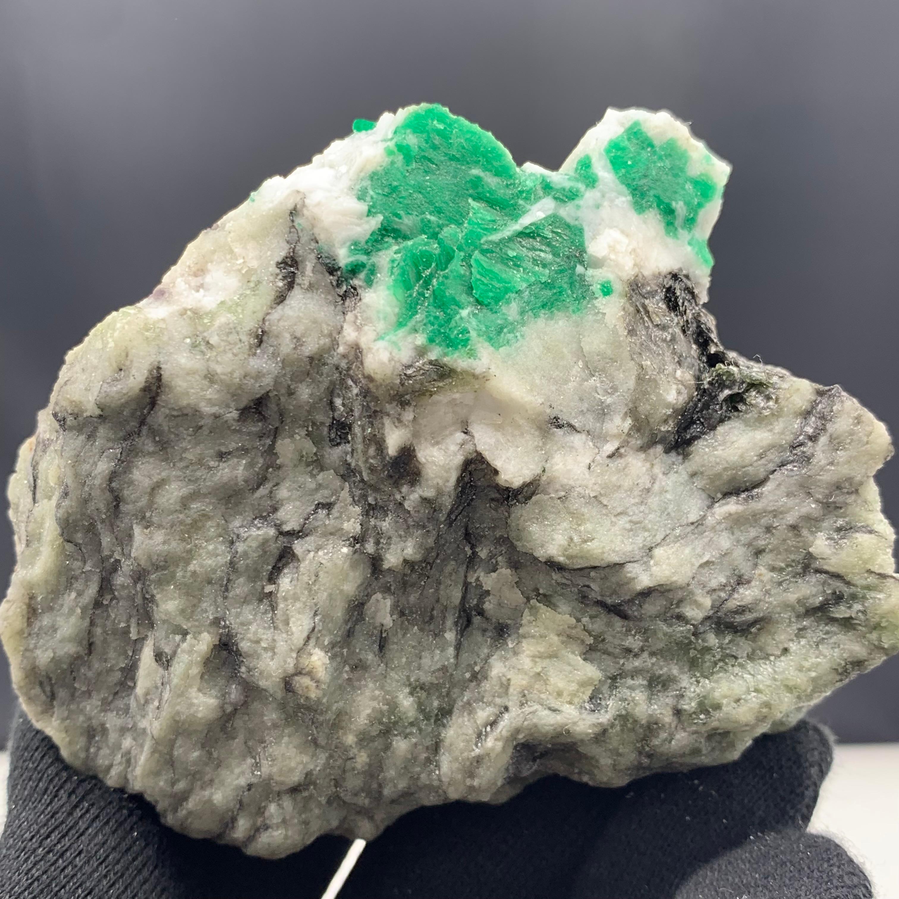 Rock Crystal 346.56 Gram Beautiful Emerald Specimen From Swat Valley, Pakistan  For Sale