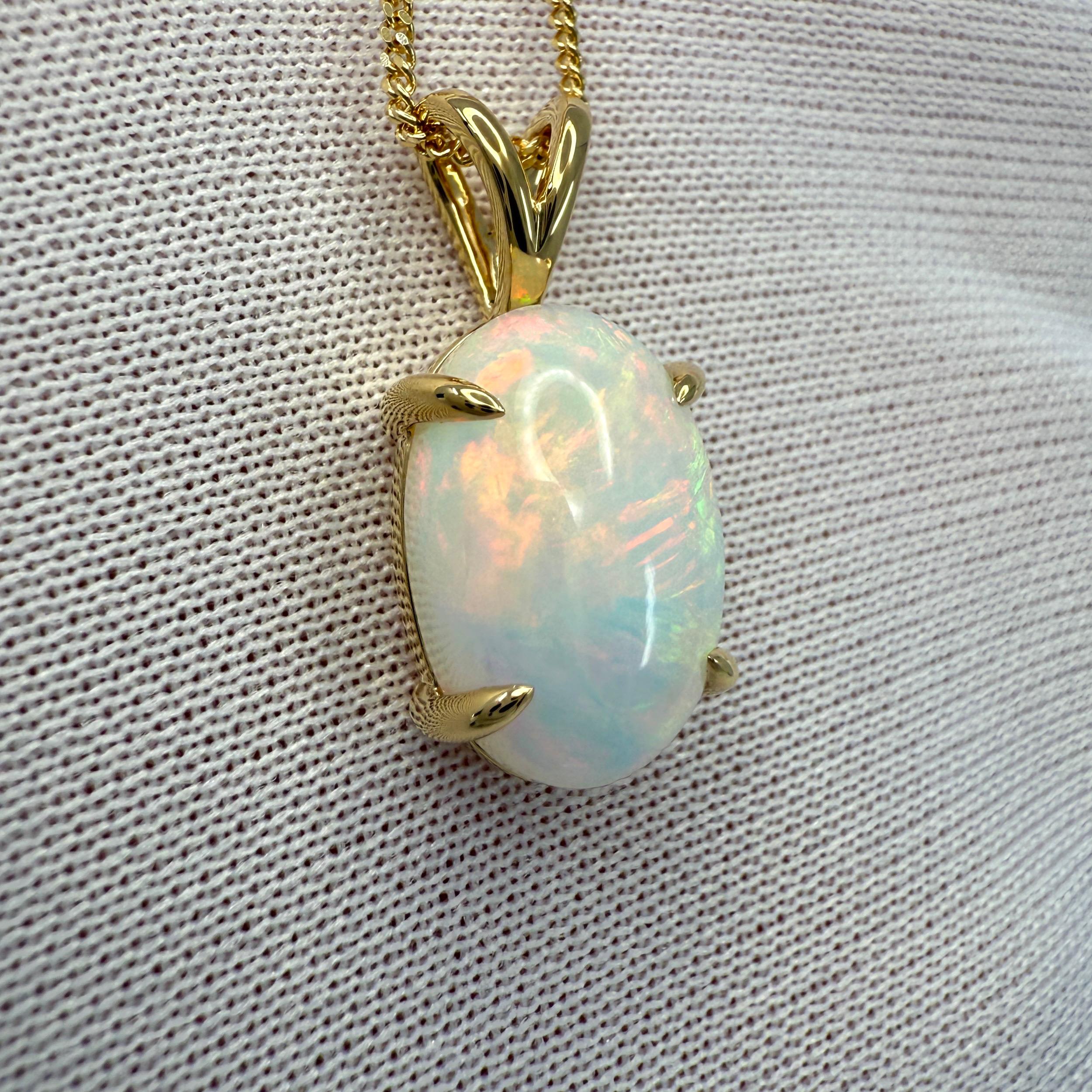 Collana con ciondolo in oro giallo 18 carati con cabochon ovale di opale bianco dell'Etiopia fine 3,46 ct. In condizioni Nuovo in vendita a Birmingham, GB