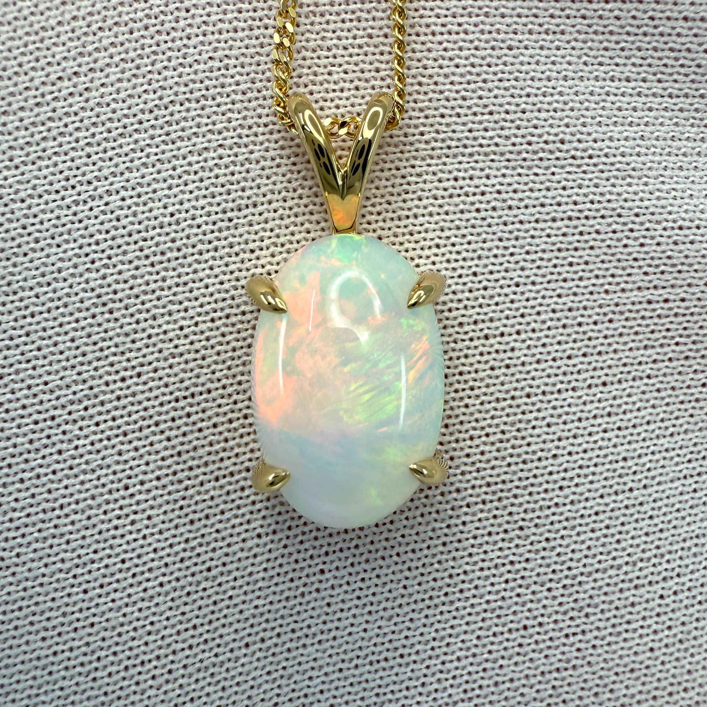 da uomo o donna Collana con ciondolo in oro giallo 18 carati con cabochon ovale di opale bianco dell'Etiopia fine 3,46 ct. in vendita