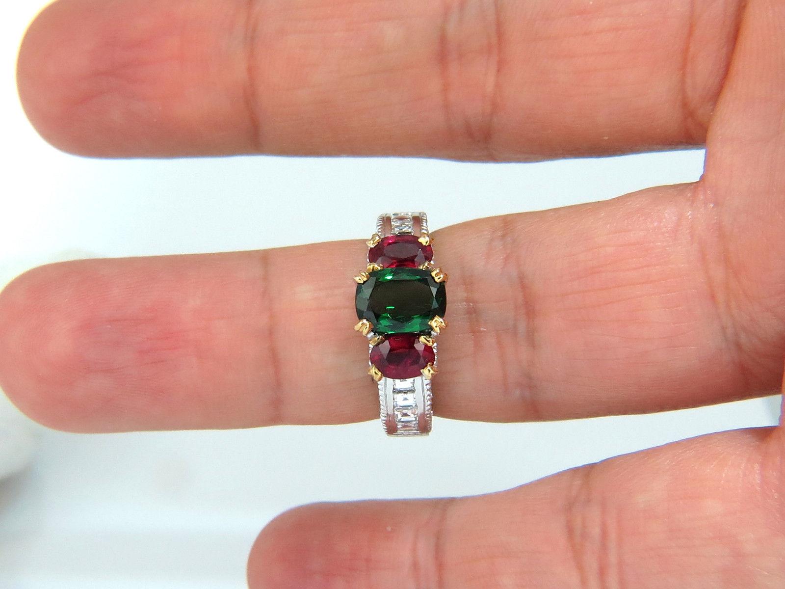 Women's or Men's 3.46ct natural vivid green tsavorite ruby diamonds ring 14kt three stone class