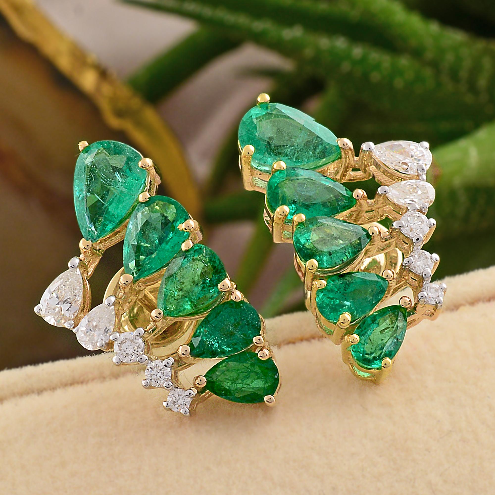 Moderne 3.46ct Zambian Emerald 0.50ct Diamond Ear Climber Stud Ears 18k Yellow Gold en vente