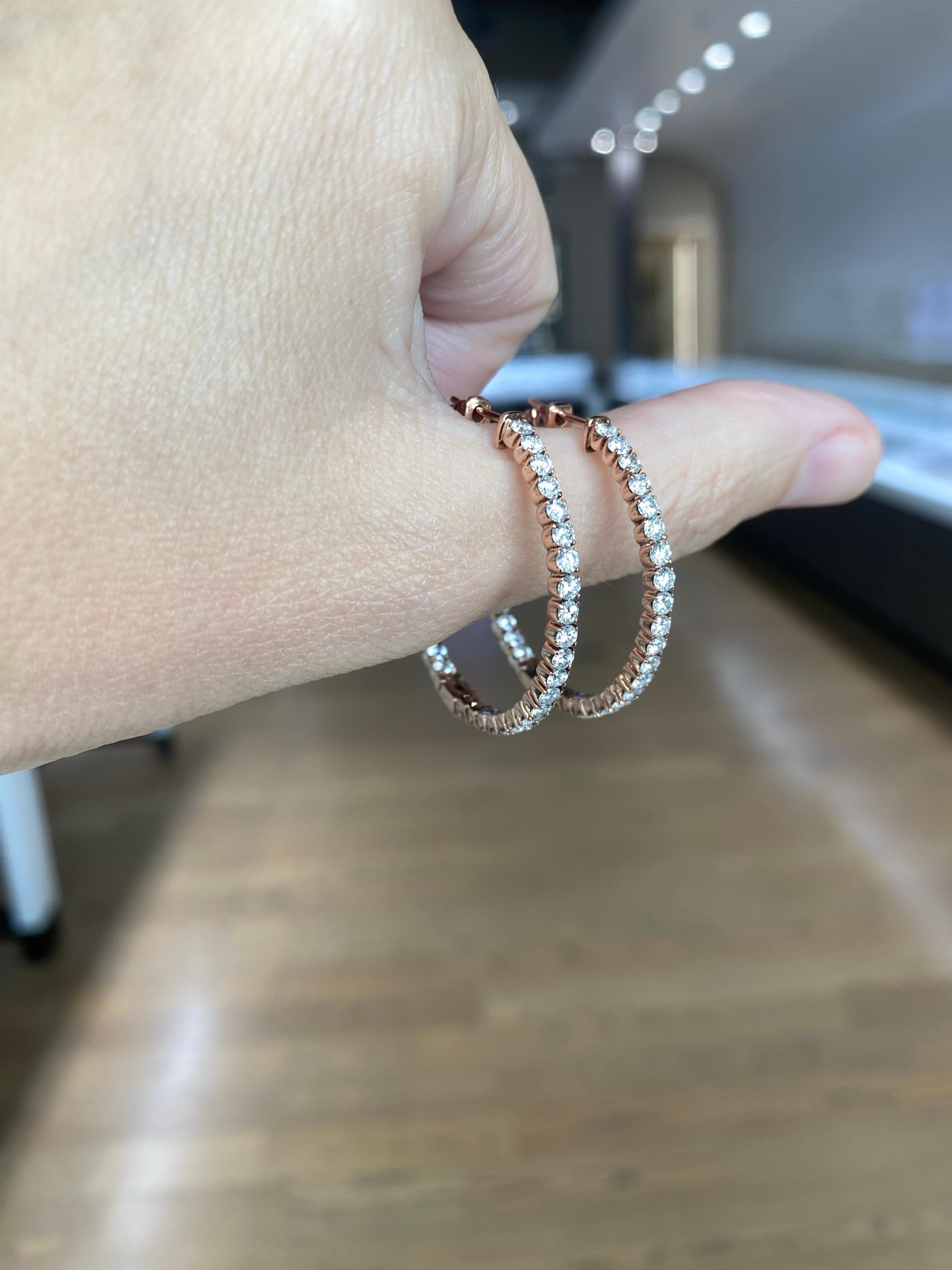 Orecchini a cerchio con diamanti senza fine in oro rosa 14k con 3,46 ct. in vendita 11