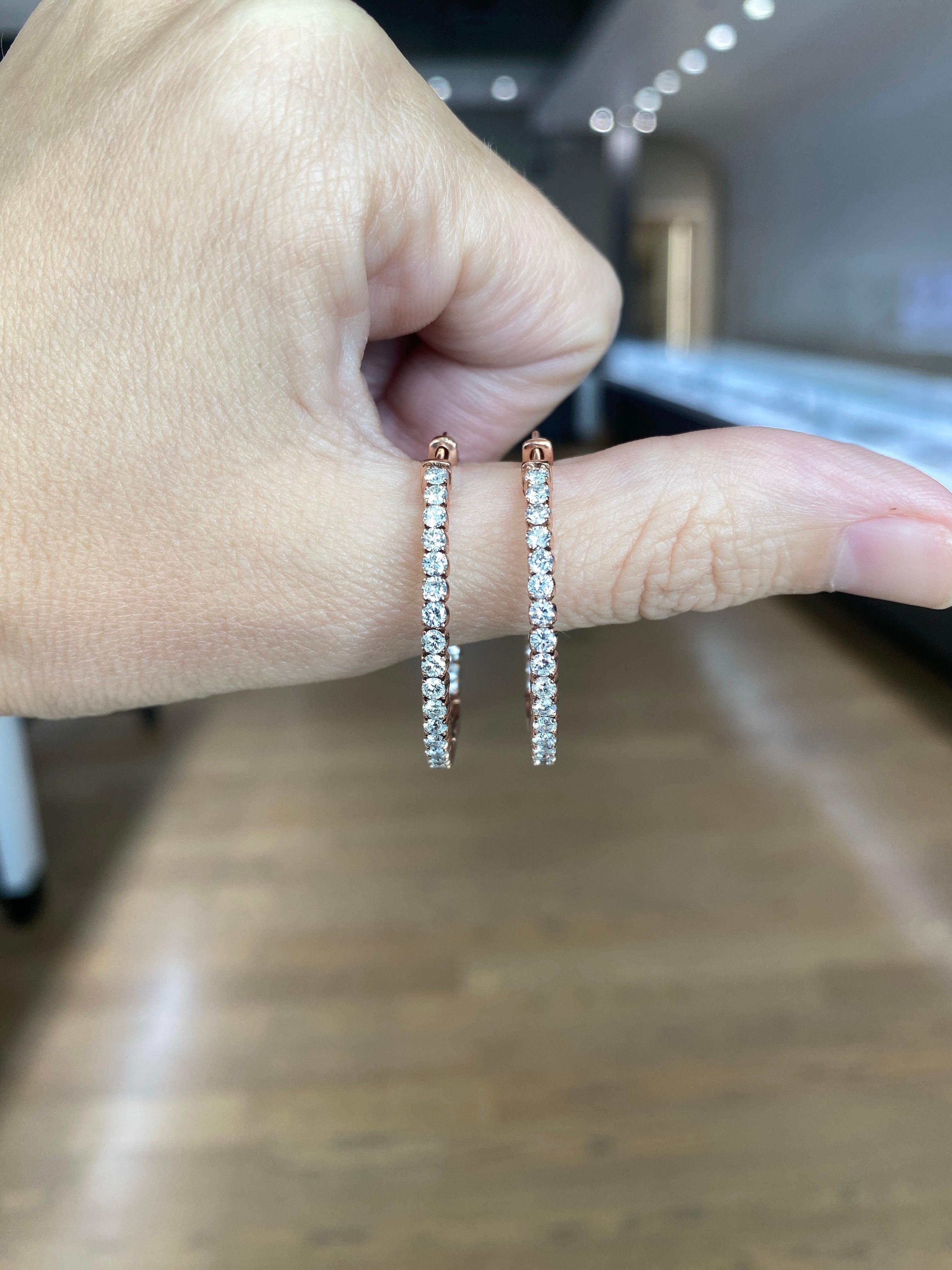 Orecchini a cerchio con diamanti senza fine in oro rosa 14k con 3,46 ct. in vendita 3