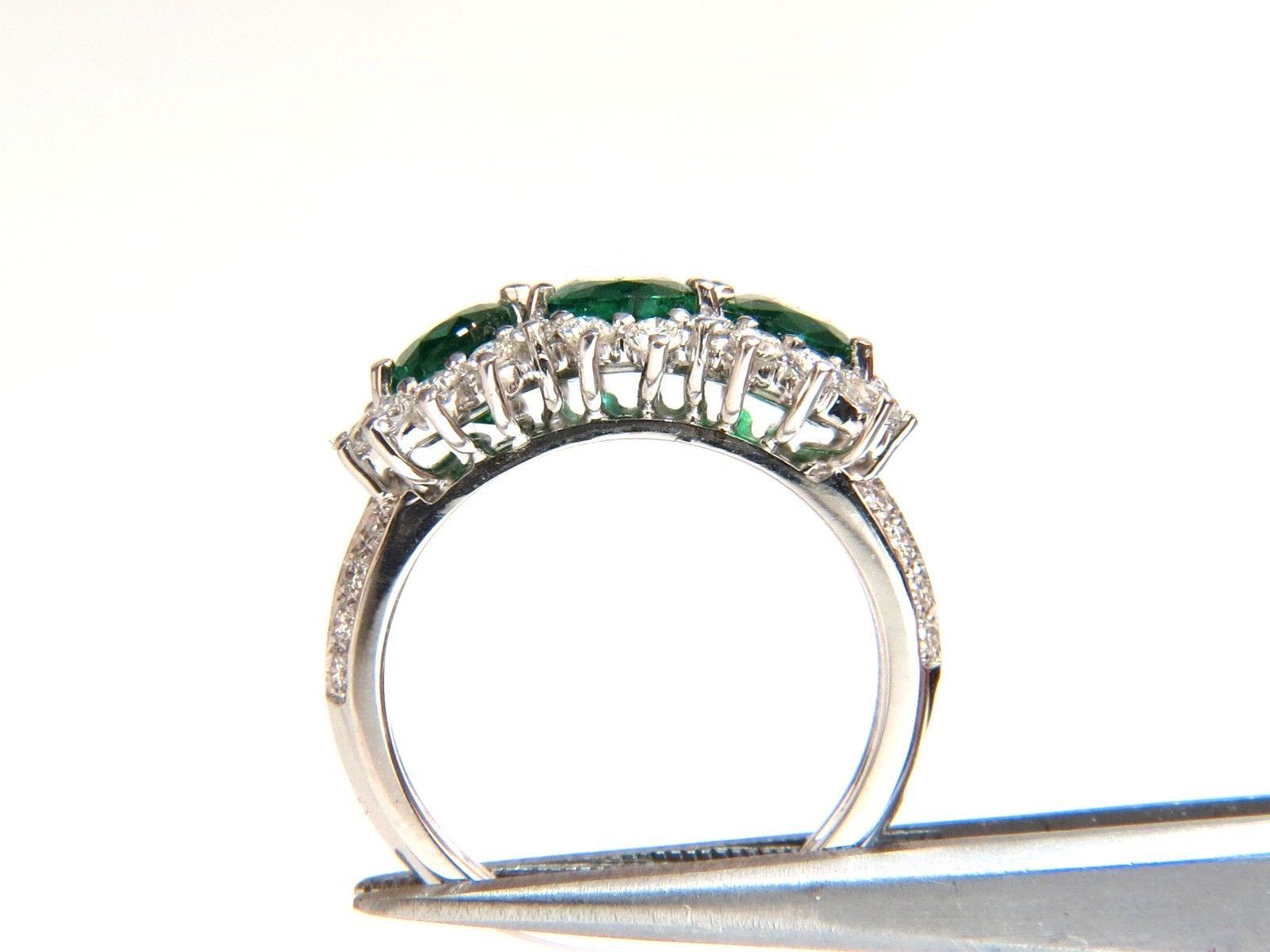 3.47 Carat 18 Karat Natural Vivid Green Emeralds Diamond Ring Cluster Cocktail 5