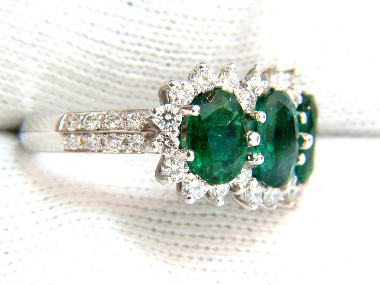 3.47 Carat 18 Karat Natural Vivid Green Emeralds Diamond Ring Cluster Cocktail 1