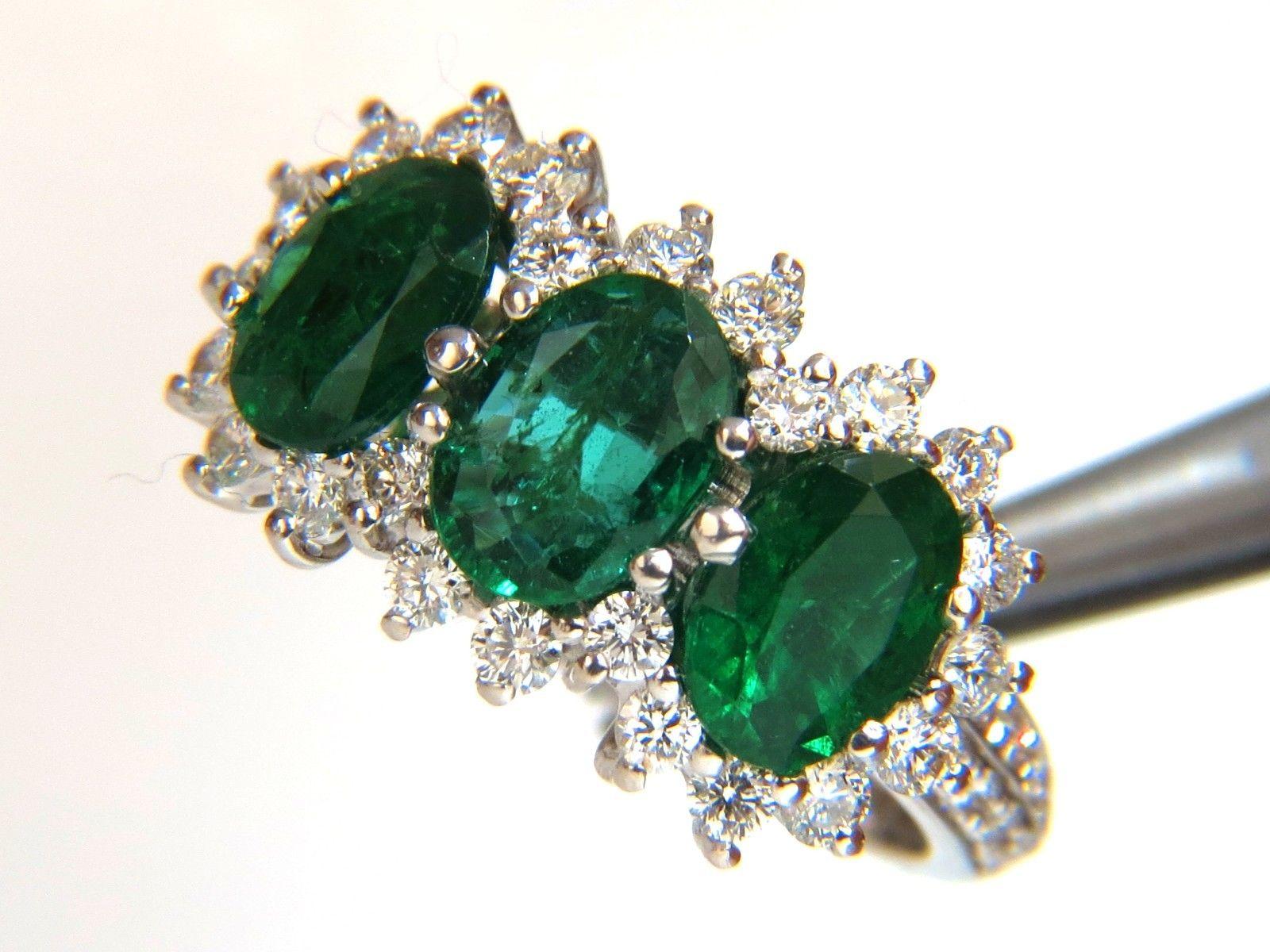 3.47 Carat 18 Karat Natural Vivid Green Emeralds Diamond Ring Cluster Cocktail 3
