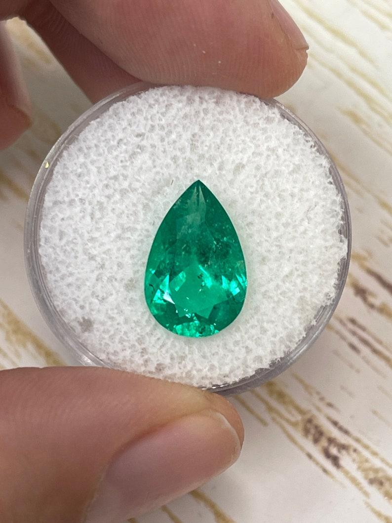 3,47 Karat feiner kolumbianischer Muzo-Smaragd im Birnenschliff - Tropfenschliff Loser Smaragd im Zustand „Neu“ im Angebot in Jupiter, FL