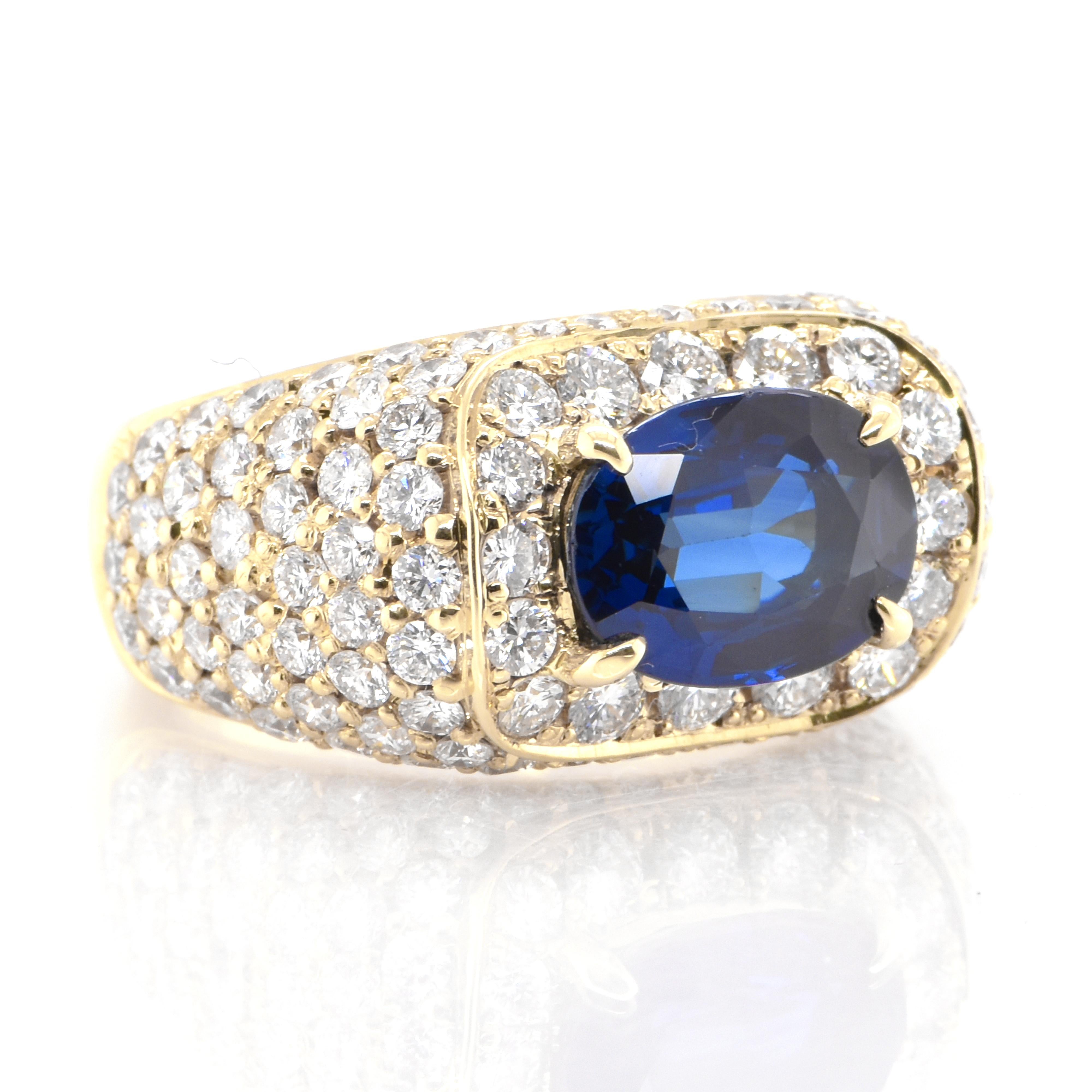 Modern 3.47 Carat Natural Sapphire and Diamond Cocktail Ring Set in 18K Yellow Gold For Sale