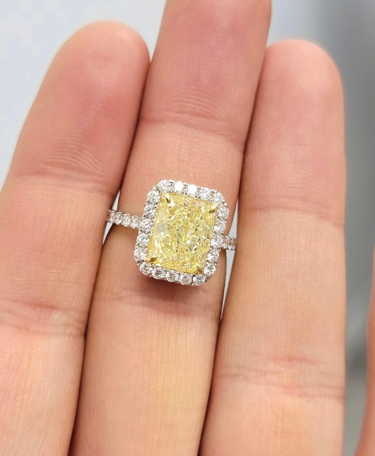 Radiant Cut 3.47ct Light Yellow Long Radiant VS GIA Halo Ring For Sale