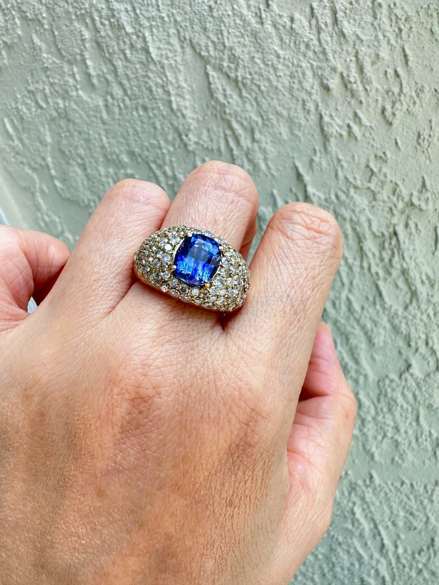 Women's or Men's 3.47ct GIA-Certified Sri Lanka Sapphire on Diamond Pave Wide Band 18K Gold V1114 For Sale