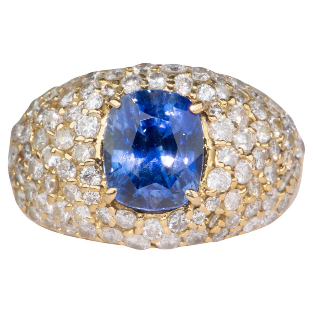 3.47ct GIA-Certified Sri Lanka Sapphire on Diamond Pave Wide Band 18K Gold V1114 For Sale