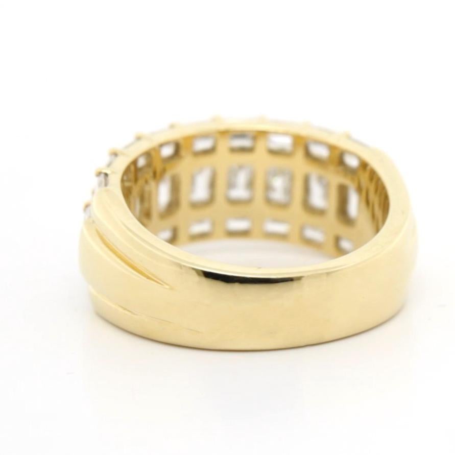 Taille émeraude 3.47ct de diamant taille émeraude Bague de cocktail ou de robe en vente