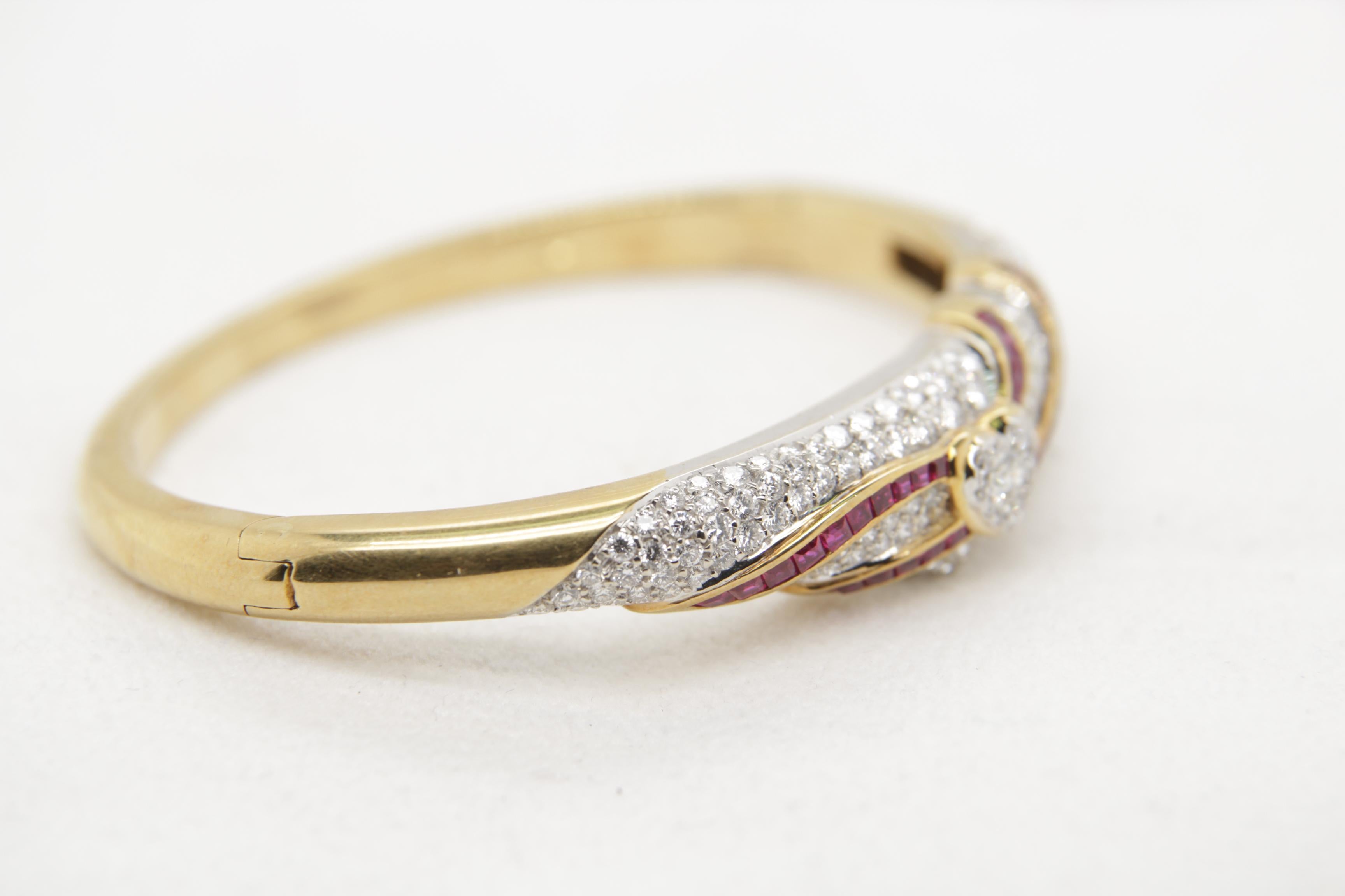 3.48 Carat Diamond and Ruby Bangle in 18 Karat Gold For Sale 3