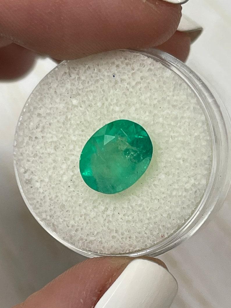 da uomo o donna Smeraldo colombiano ovale verde semitrasparente da 3,48 carati - Gemma di maggio in vendita