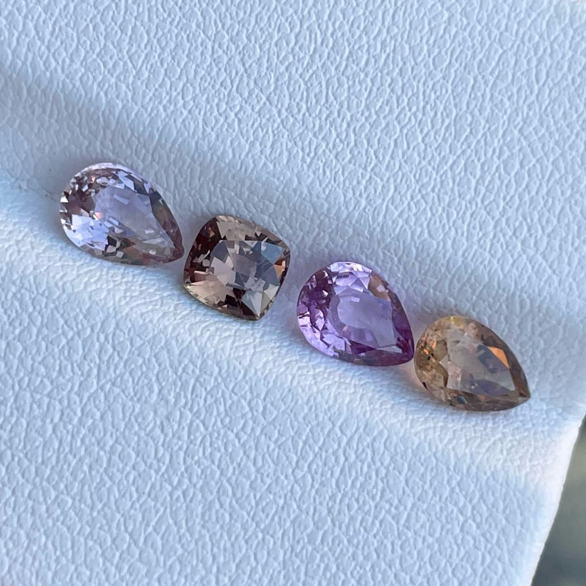 3.48 carats Multi-Color Stones Lot Natural Loose Sapphire Gemstones From Africa In New Condition For Sale In Bangkok, TH