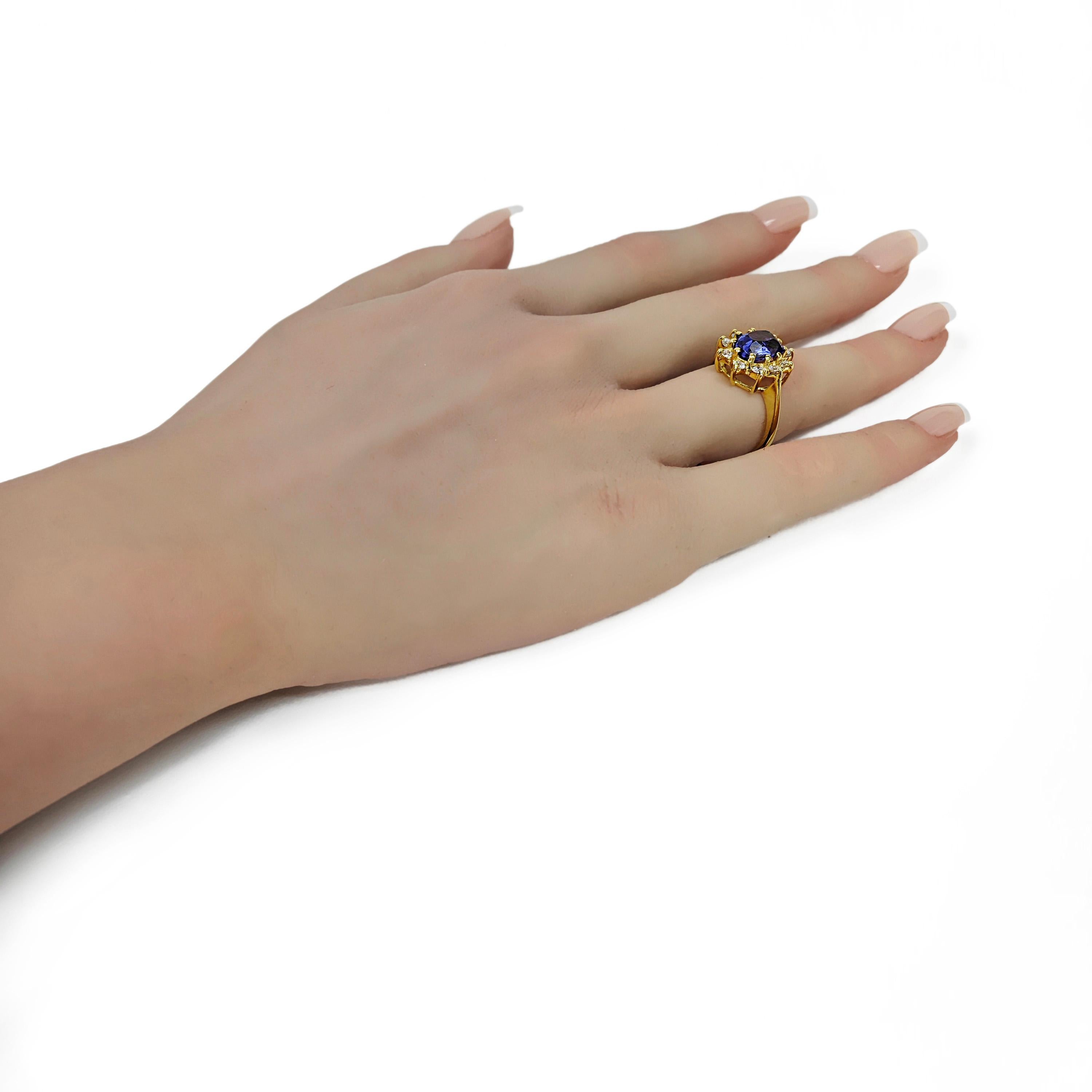 Gelbgoldring mit 3,48 Karat Tansanit und weißem Diamant im Zustand „Neu“ im Angebot in New York, NY
