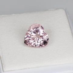 3,48 cts, Morganita rosa facetada en forma de corazón