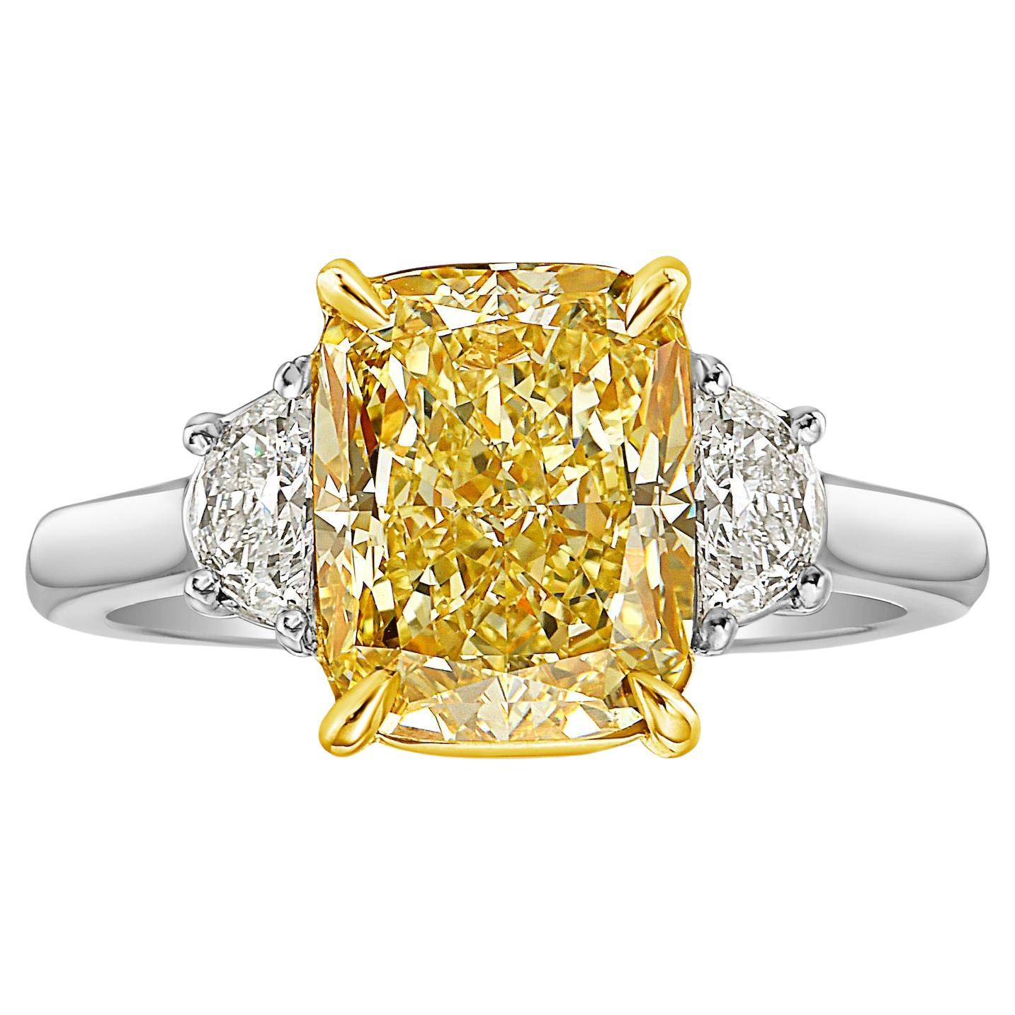 Verlobungsring, 3,48 Karat VVS1 Fancy Gelber Diamant im Kissenschliff