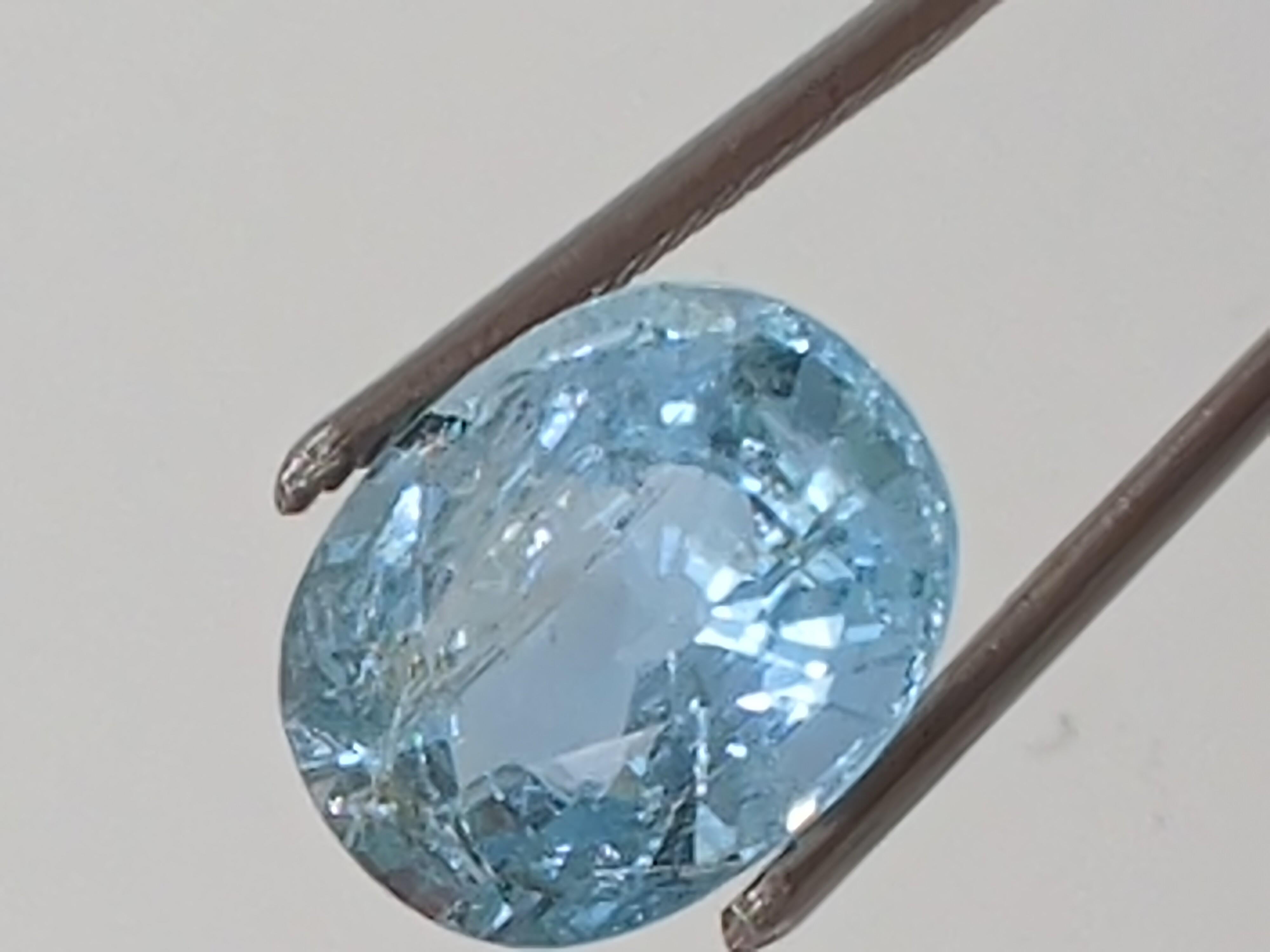 3,48ct Icy Sky Aquamarin: Ein Meisterwerk im Ovalschliff von ätherischer Brillanz im Angebot