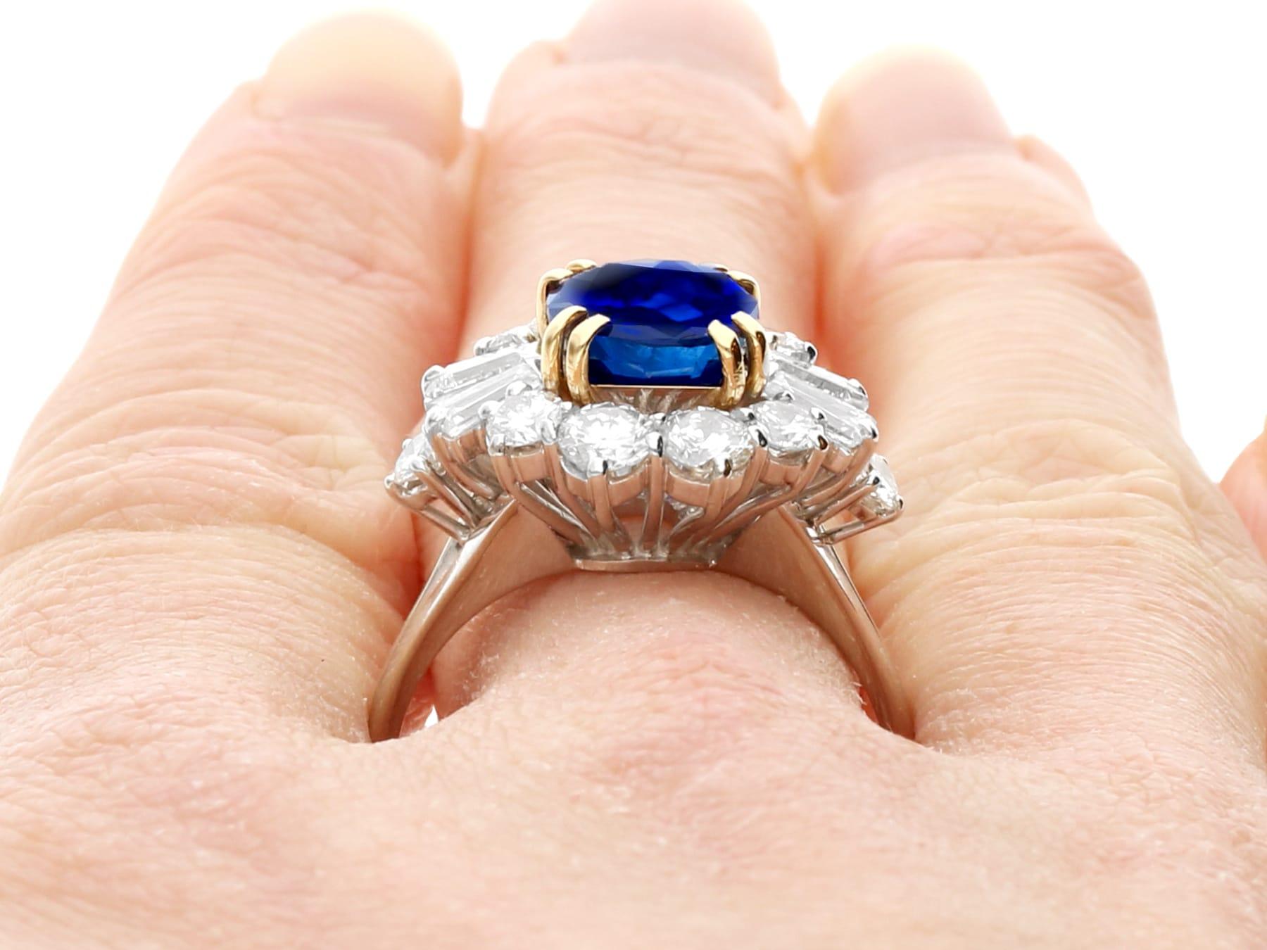 Bague grappe en or blanc 18 carats avec saphir de Madagascar de 3,48 carats et diamants de 2,10 carats, 1970 en vente 6