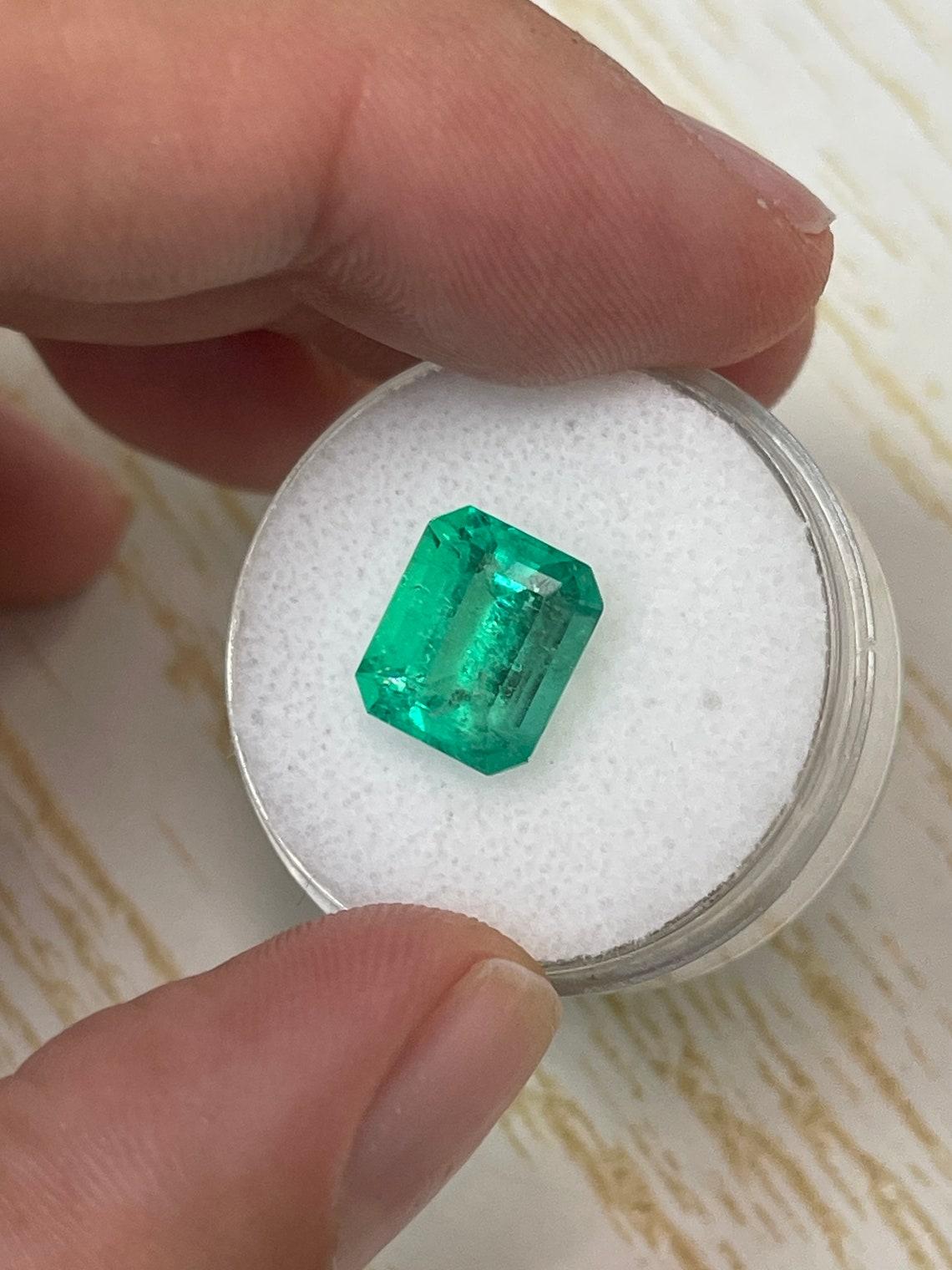 Women's 3.49 Carat 10x8.5 Classic Colombian Emerald - Emerald Cut May Birthstone Gem For Sale