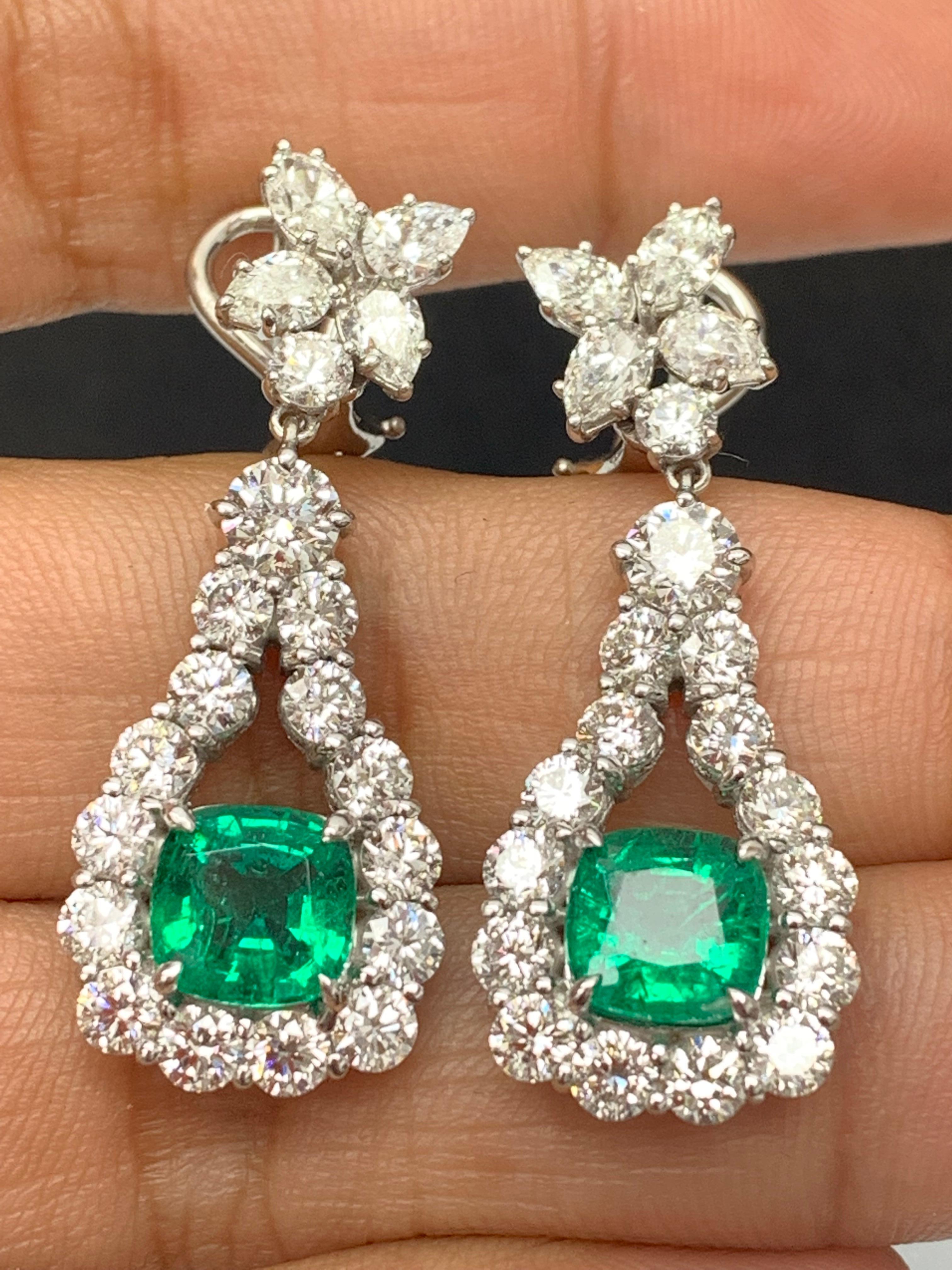 3.49 Carat Cushion Cut Emerald and Diamond Drop Earrings in 18K White Gold In New Condition For Sale In NEW YORK, NY
