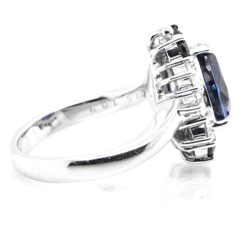 3.49 Carat Natural Blue Sapphire and Diamond Halo Ring Set in Platinum In New Condition For Sale In Tokyo, JP