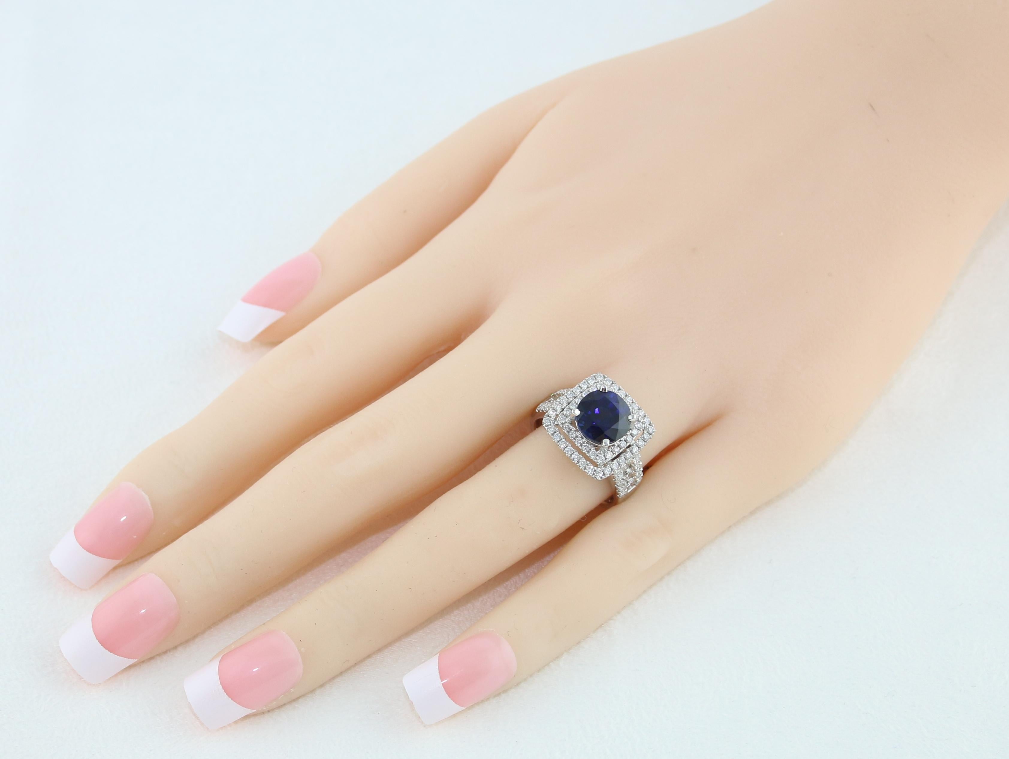 Modern 3.49 Carat Round Cut Blue Sapphire Diamond Gold Ring For Sale