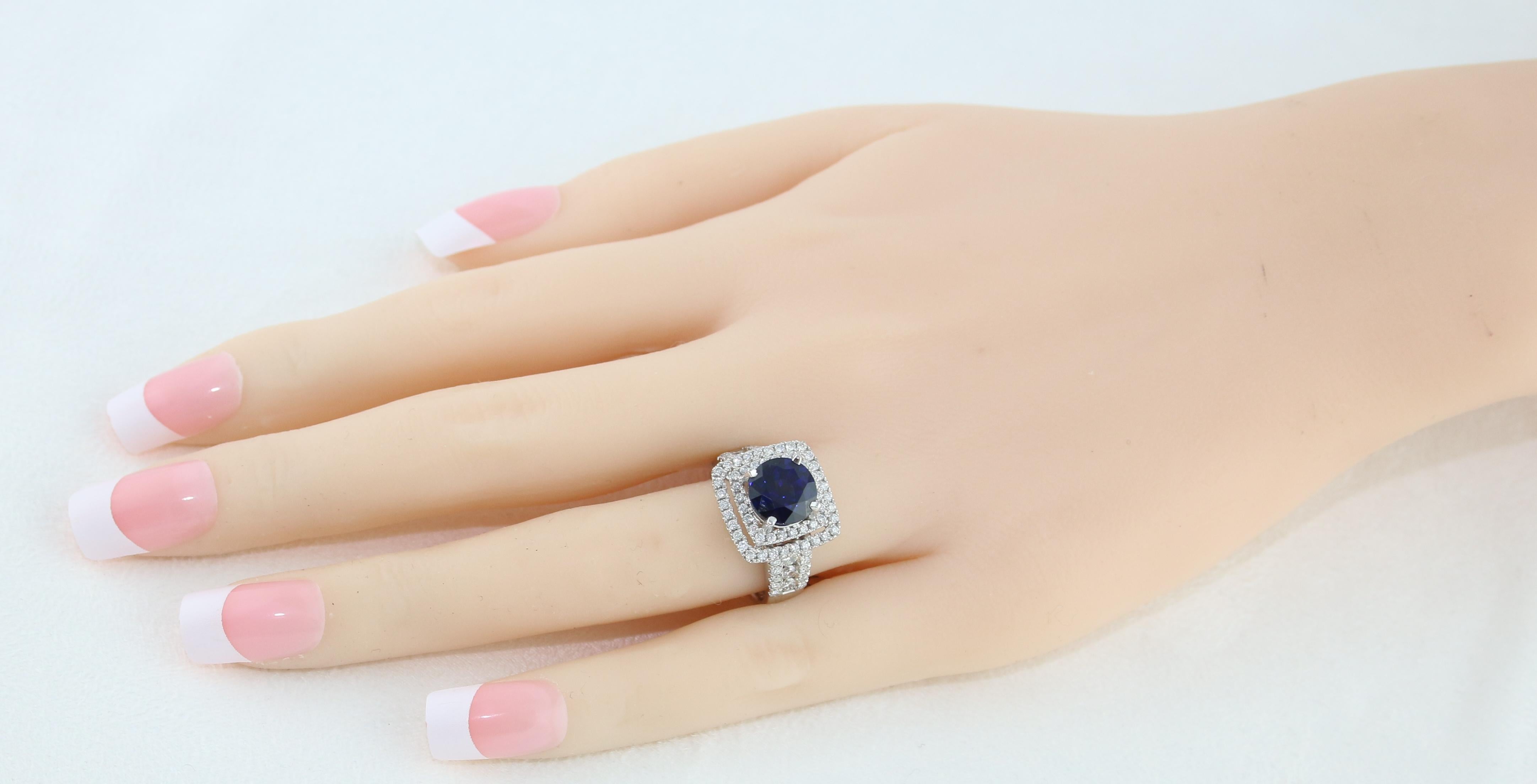 3.49 Carat Round Cut Blue Sapphire Diamond Gold Ring In New Condition For Sale In New York, NY