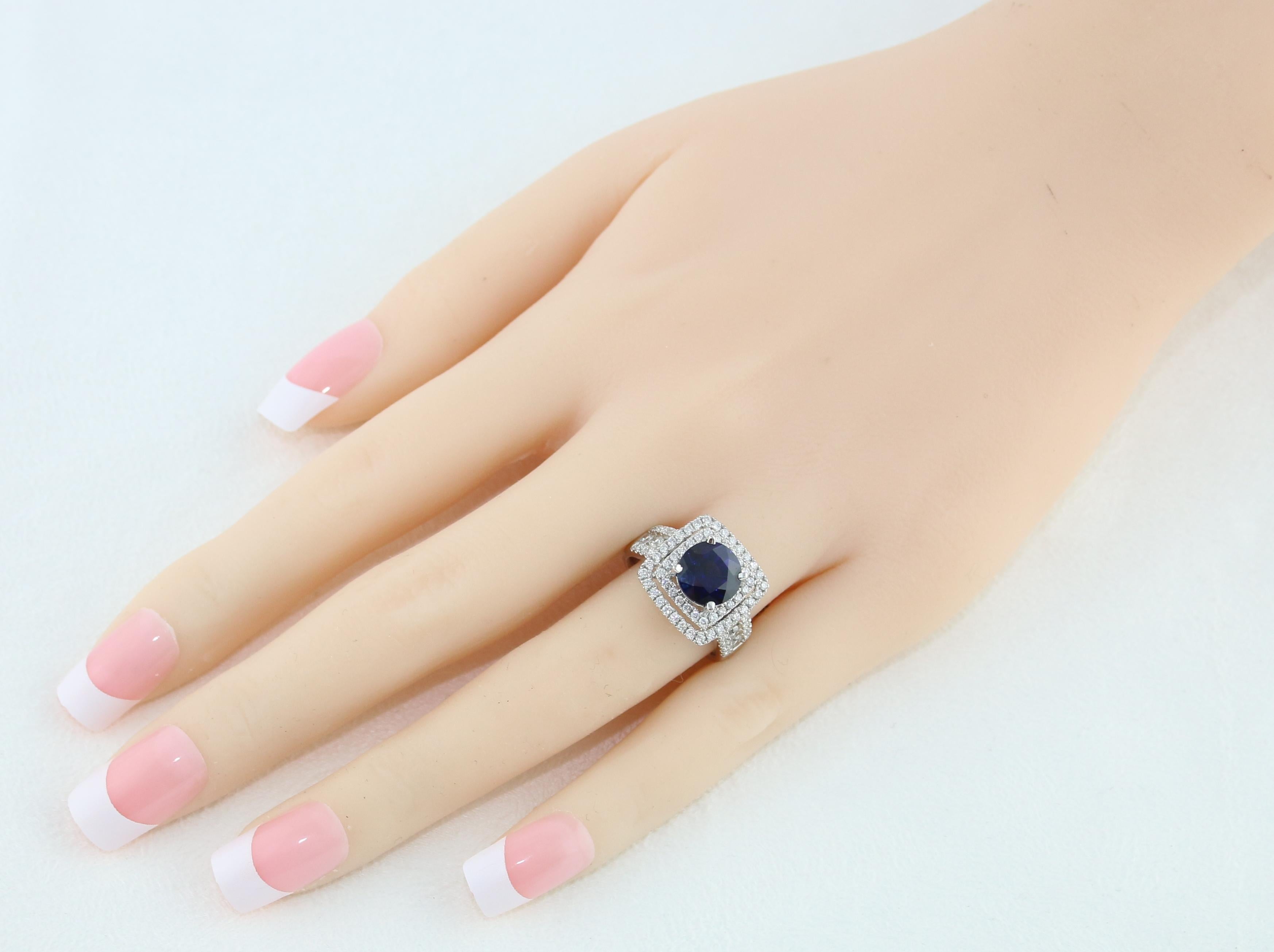 Women's 3.49 Carat Round Cut Blue Sapphire Diamond Gold Ring For Sale
