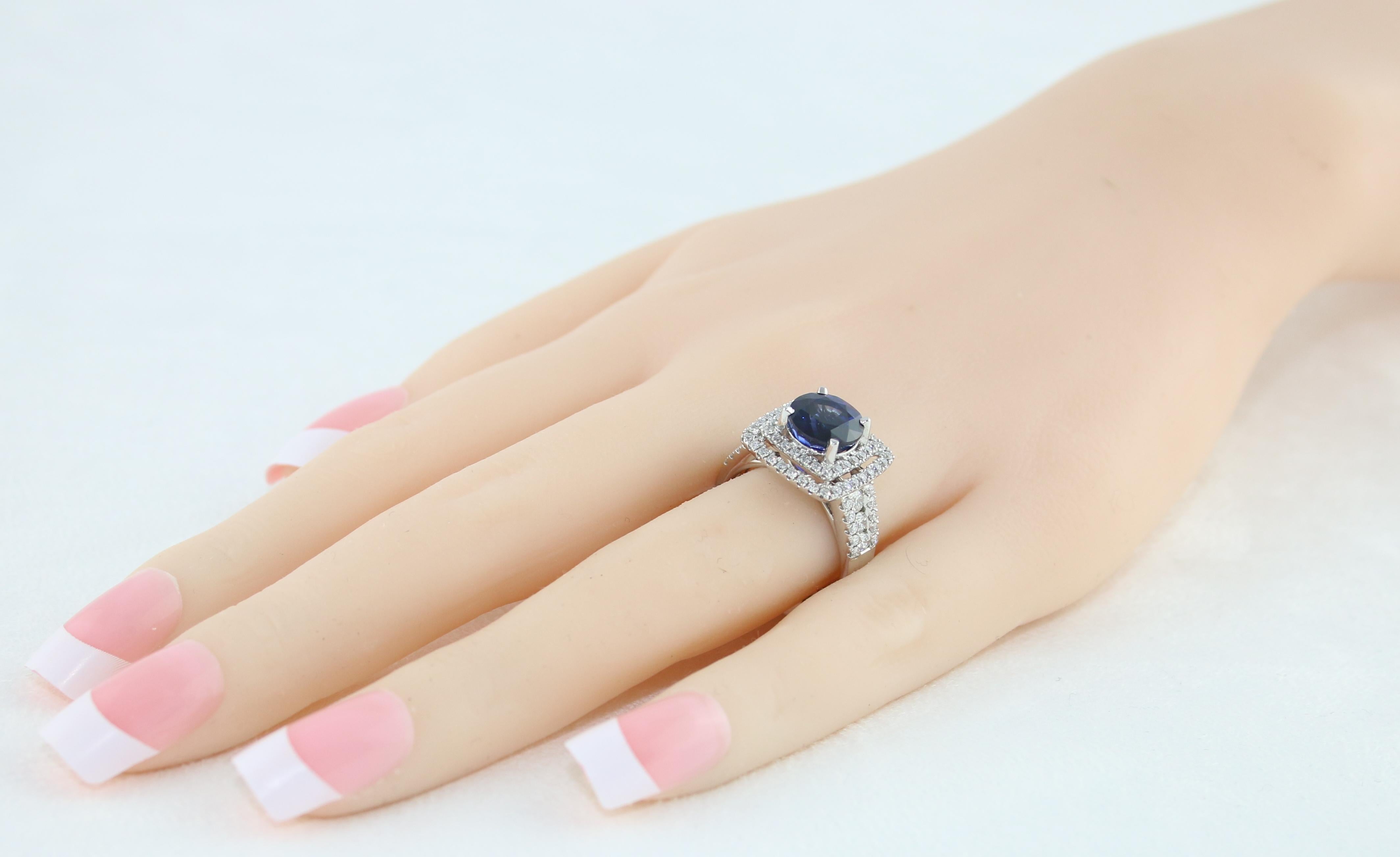 3.49 Carat Round Cut Blue Sapphire Diamond Gold Ring For Sale 1