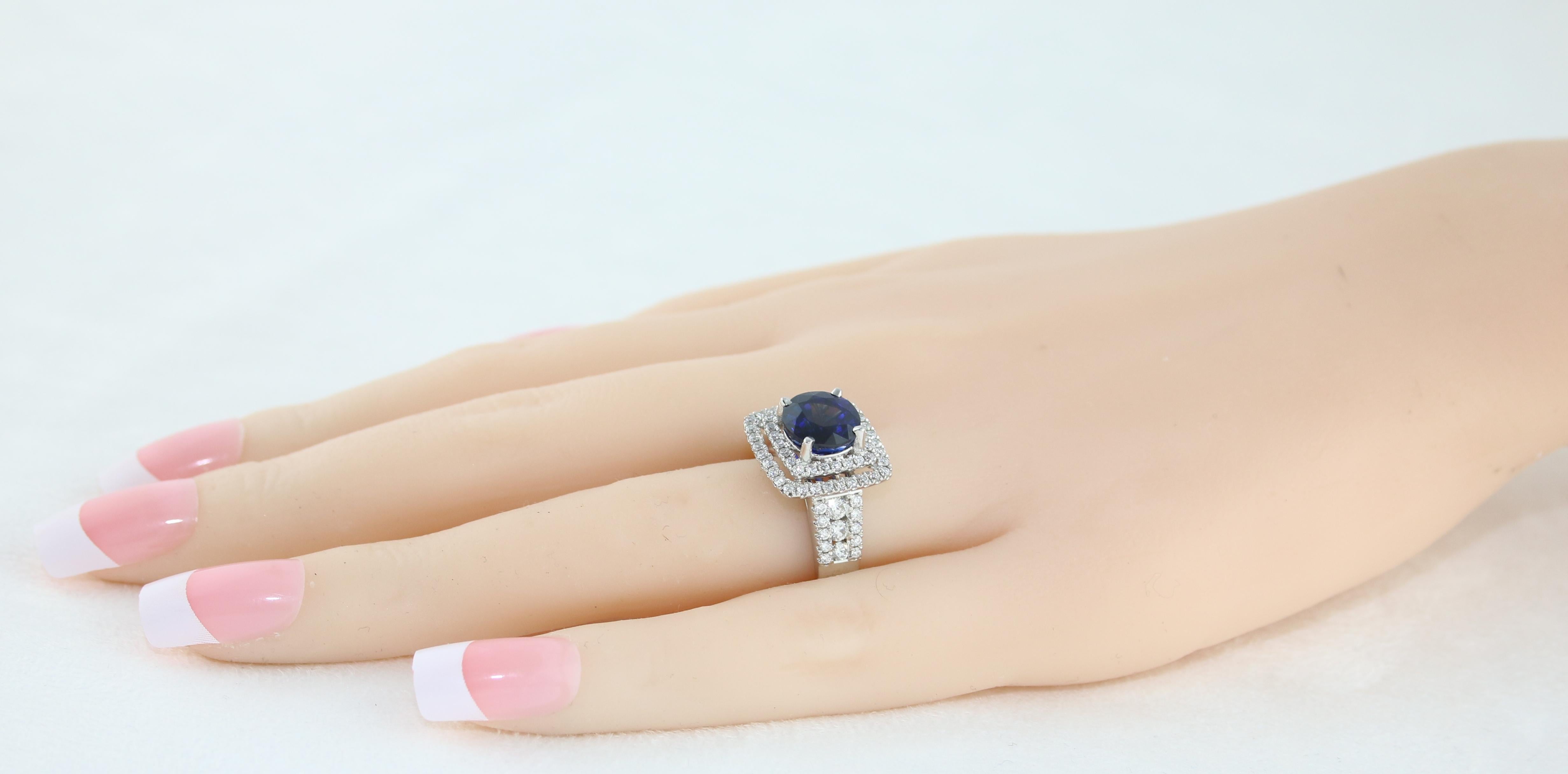 3.49 Carat Round Cut Blue Sapphire Diamond Gold Ring For Sale 2
