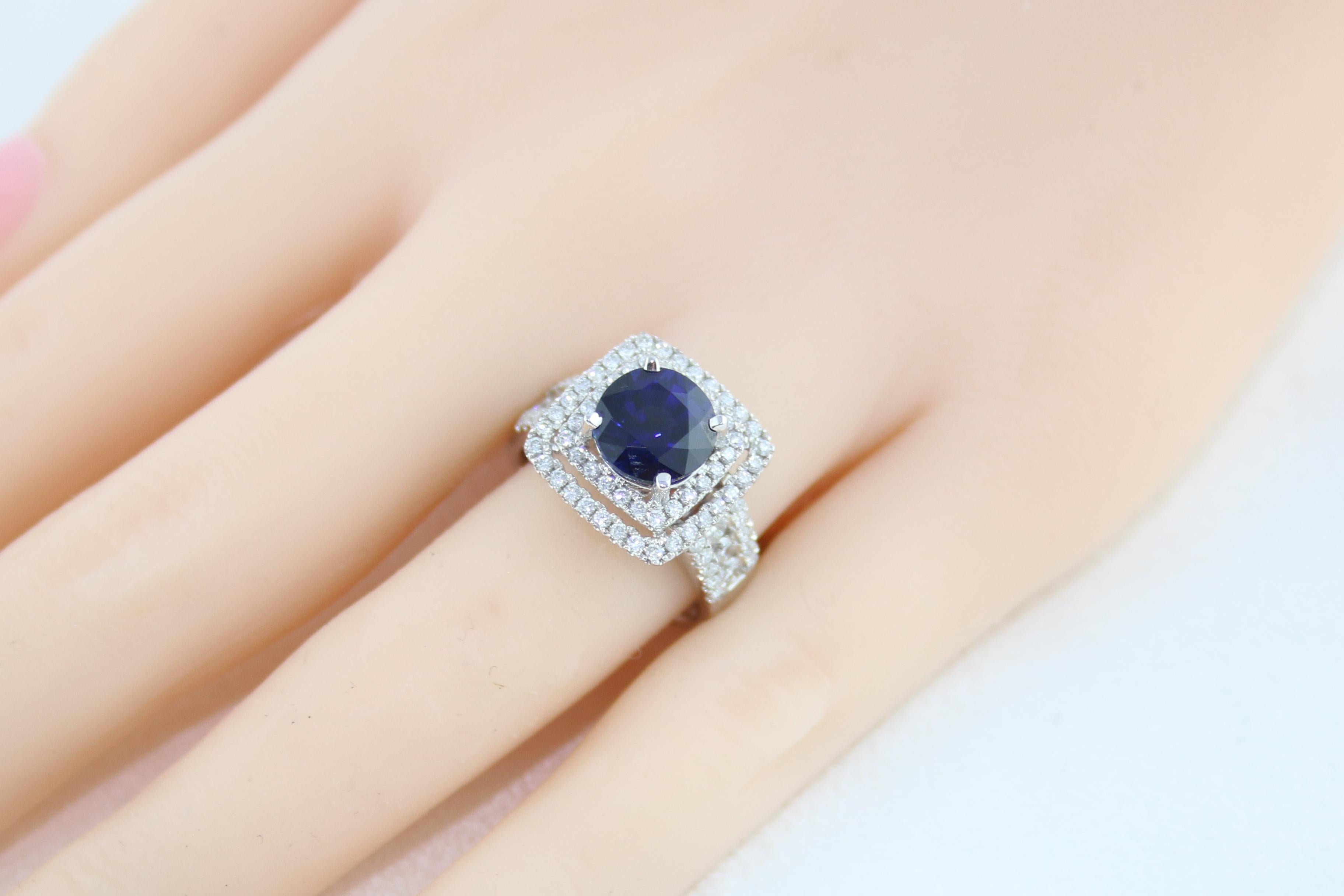 3.49 Carat Round Cut Blue Sapphire Diamond Gold Ring For Sale 3