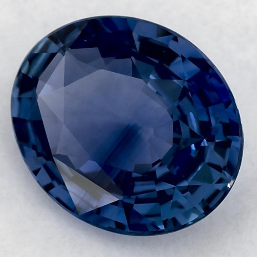 Questo zaffiro blu naturale offre eleganza e raffinatezza. Con la sua ricca saturazione del colore e il taglio preciso, è il centro perfetto per un anello di fidanzamento o un design di gioielli di lusso.

Questo zaffiro proviene dallo Sri Lanka