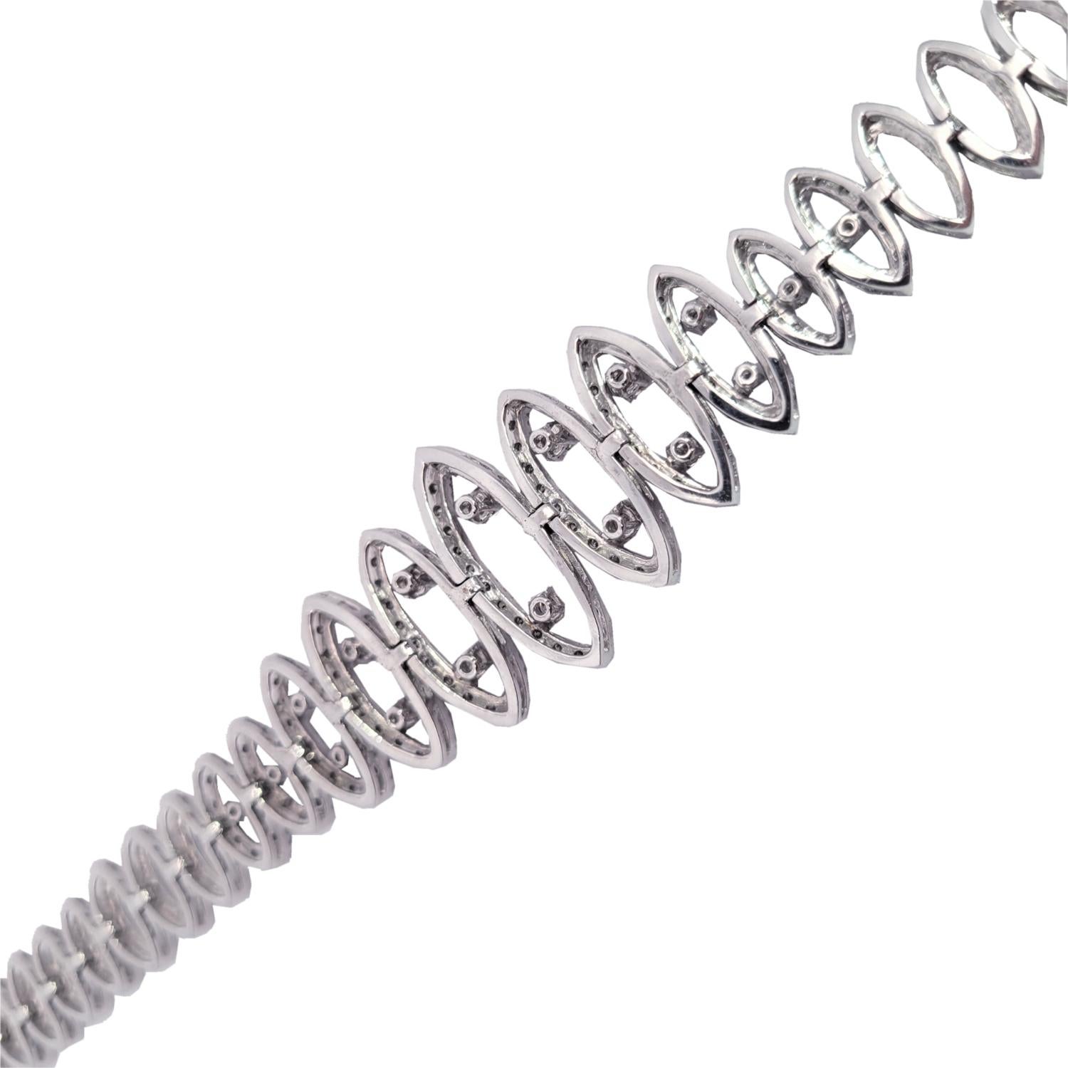 Armband aus 14K Gold mit 3,49 Karat Diamanten in Pavé-Fassung im Zustand „Neu“ im Angebot in Los Angeles, CA