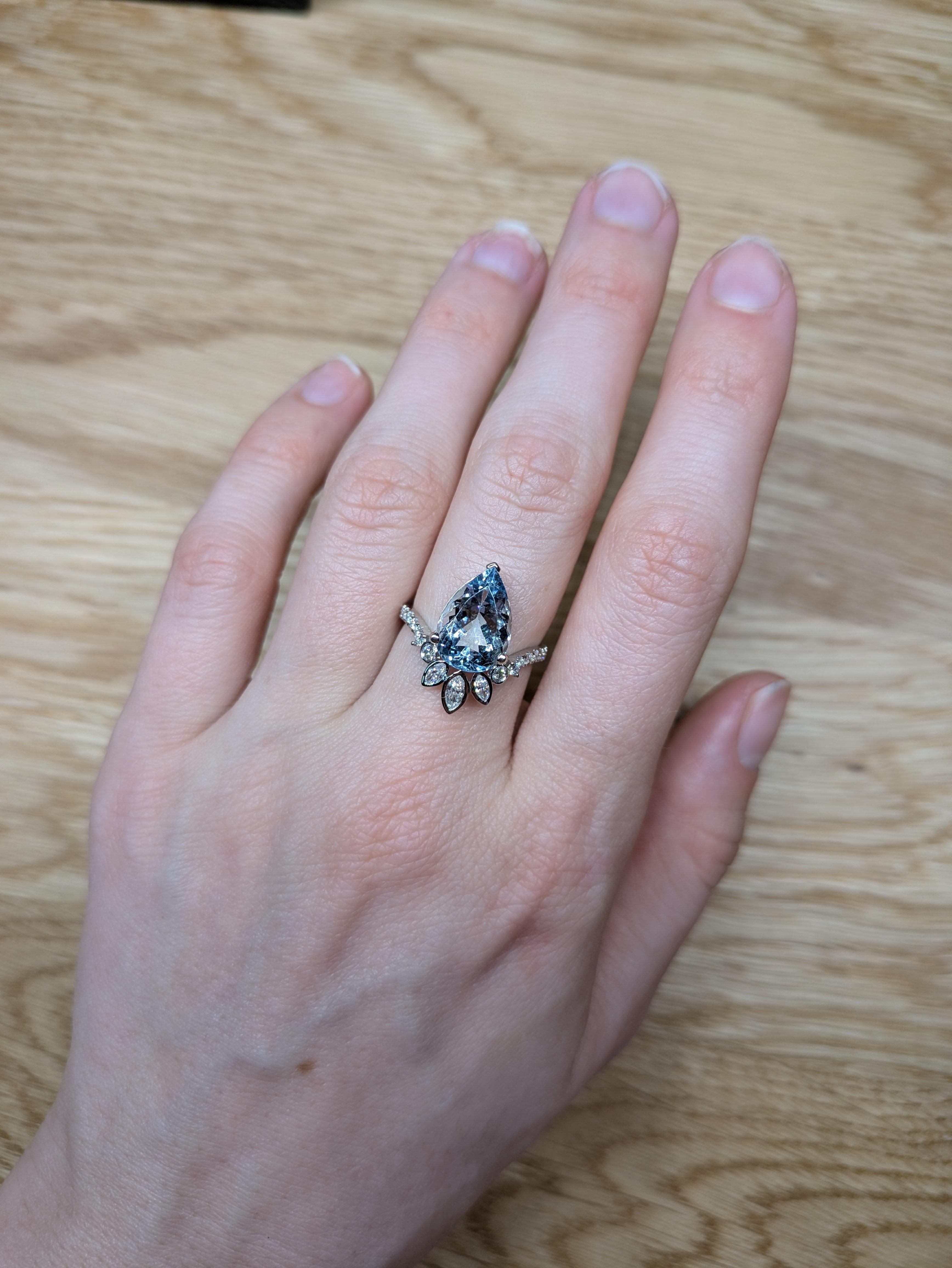 Women's 3.4ct Aquamarine Ring w Earth Mined Diamonds in 14K Solid Gold  PE 13x9mm For Sale